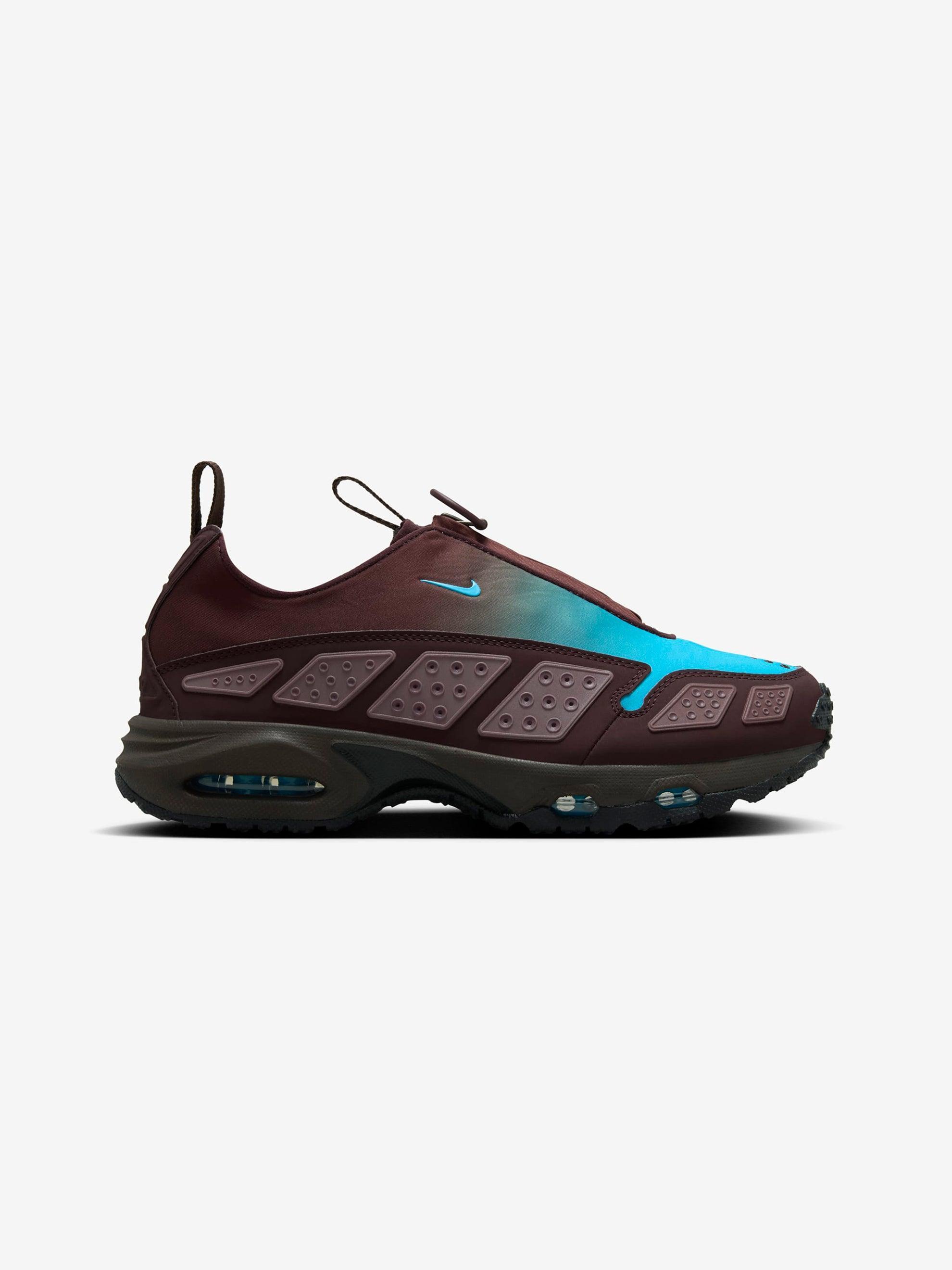 Women's NIKE AIR MAX SNDR (BURGUNDY CRUSH/BALTIC BLUE-BAROQUE BROWN) Female Product Image