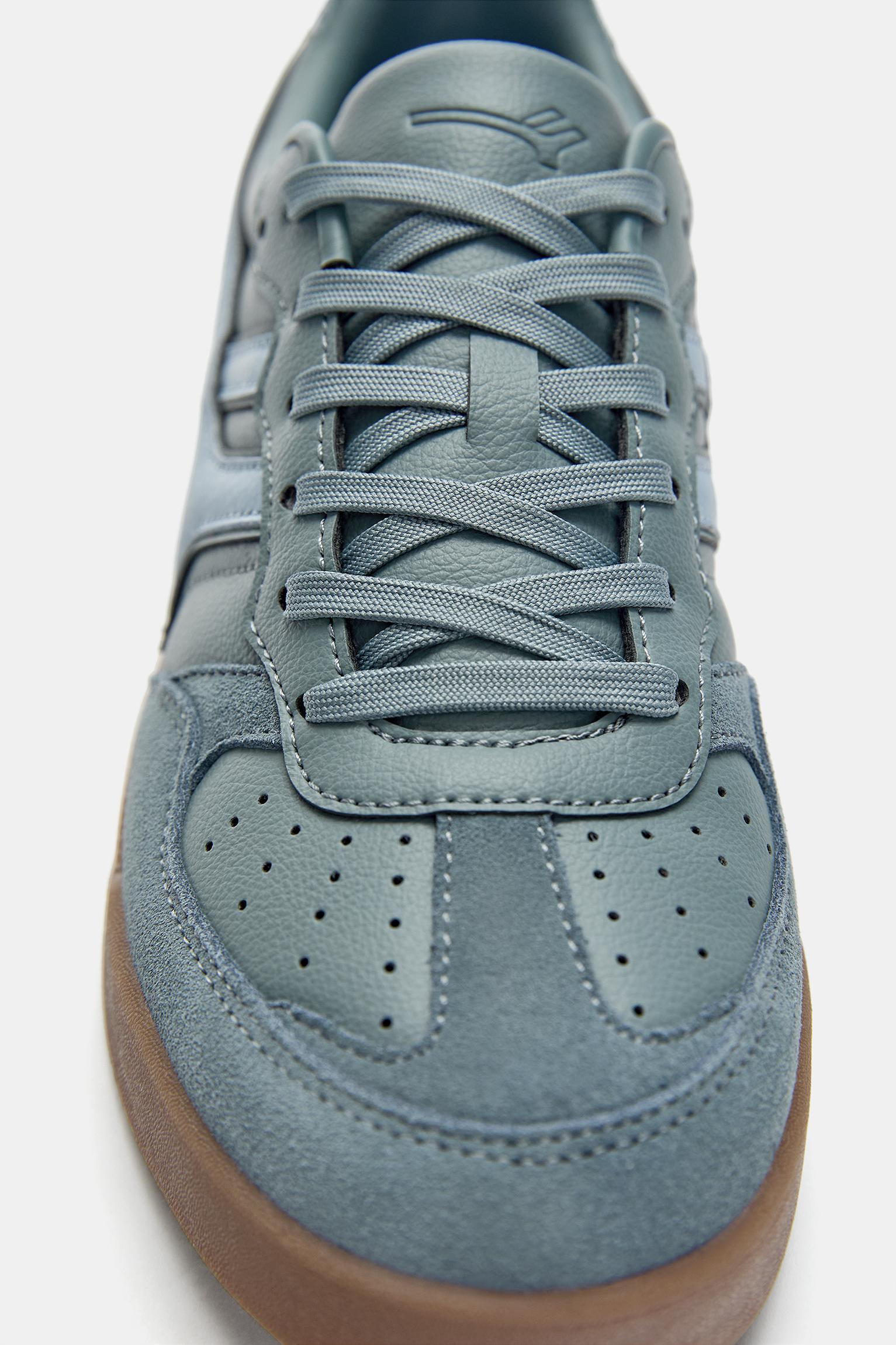 Retro sneakers Product Image