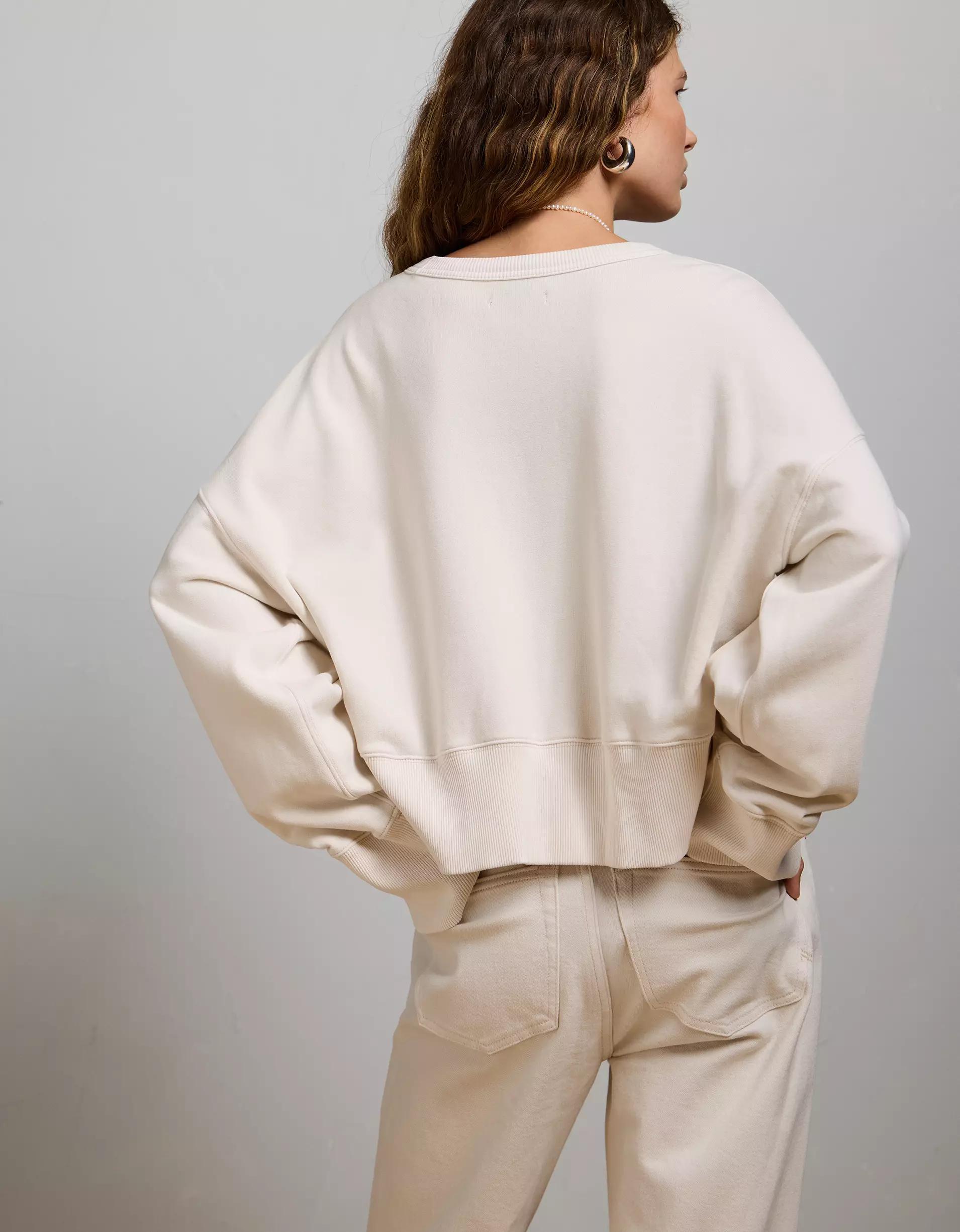 AE77 Premium Relaxed Cropped Sweatshirt Product Image
