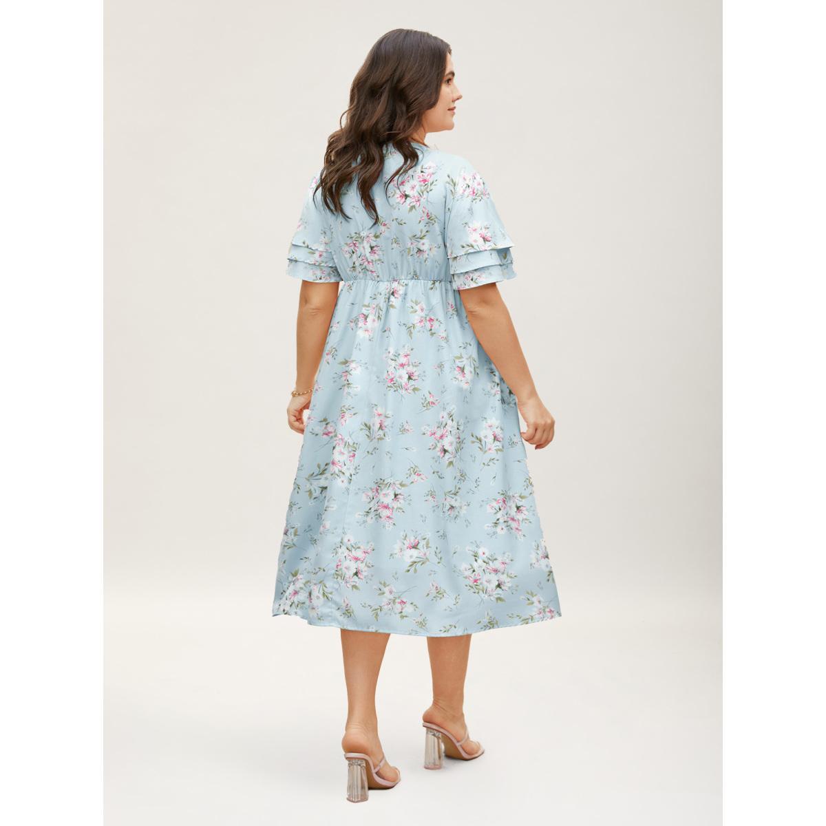 Plus Size Floral Elastic Waist Tiered Ruffle Sleeve Dress LightBlue Women Romantic Tiered V-neck Short sleeve Curvy BloomChic 30/6X Product Image