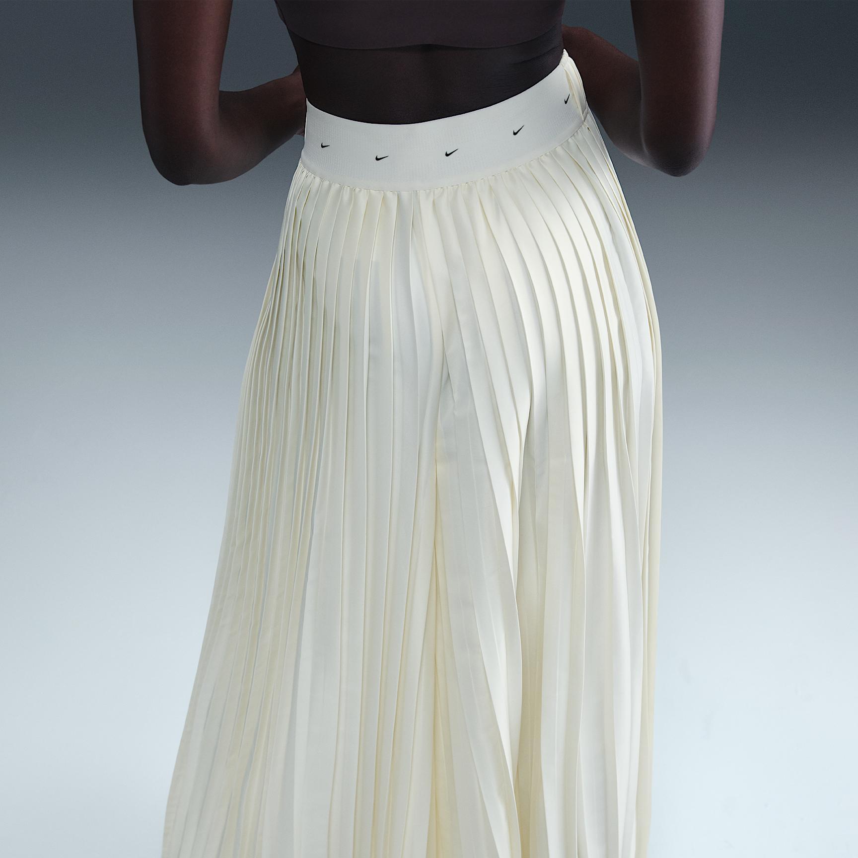 Womens Nike Sportswear Collection Mid-Rise Pleated Track Pants | HJ0520-133 Product Image