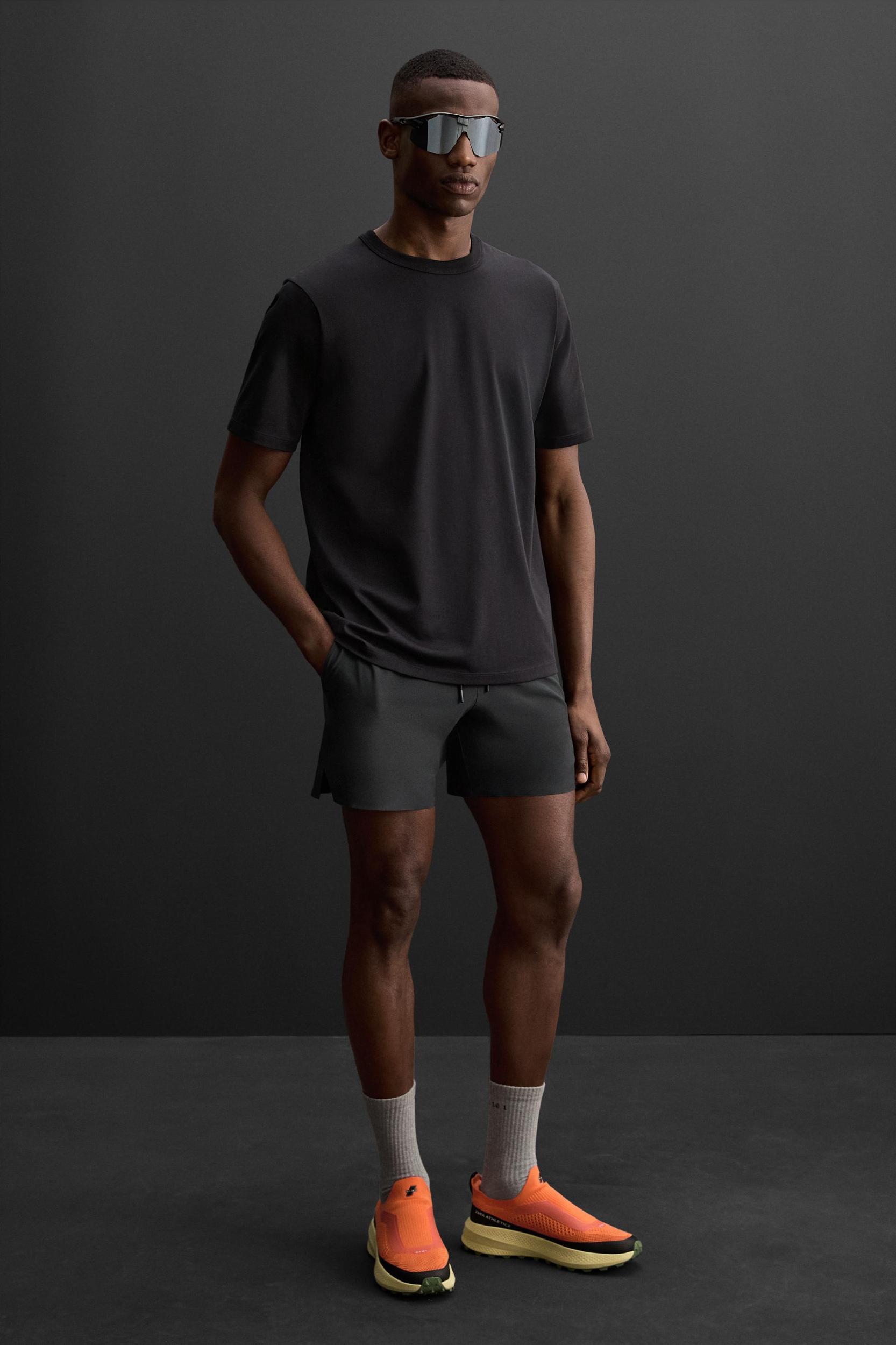 RUNNING SHOE Product Image