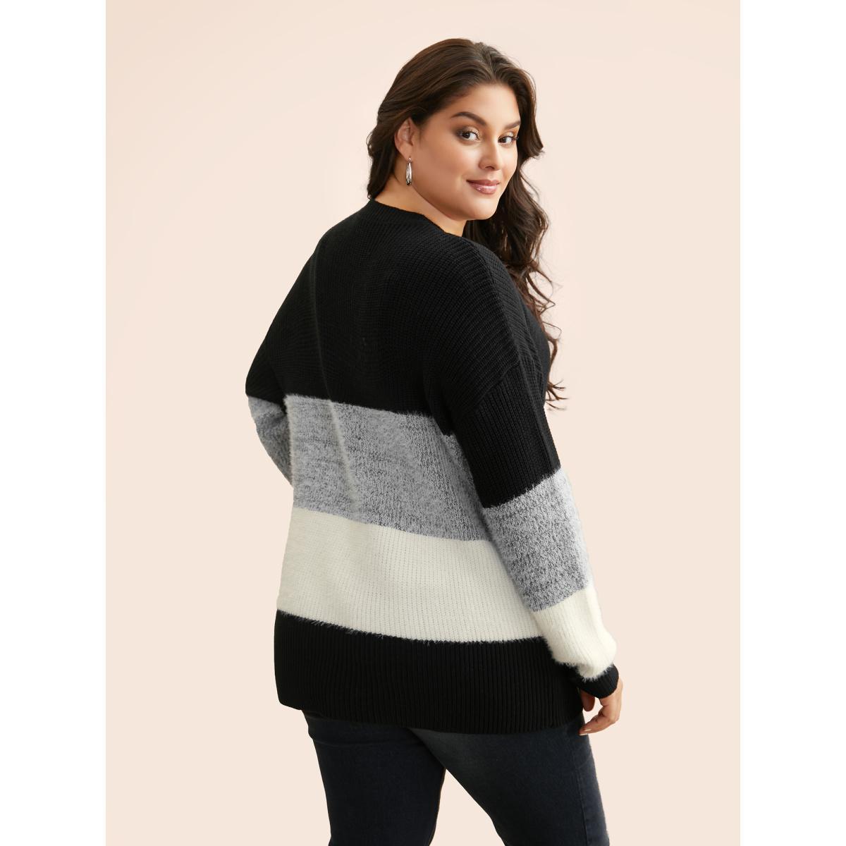 Plus Size Round Neck Colorblock Contrast Pullover Black Women Casual Loose Long Sleeve Round Neck Everyday Pullovers BloomChic 12/L Product Image