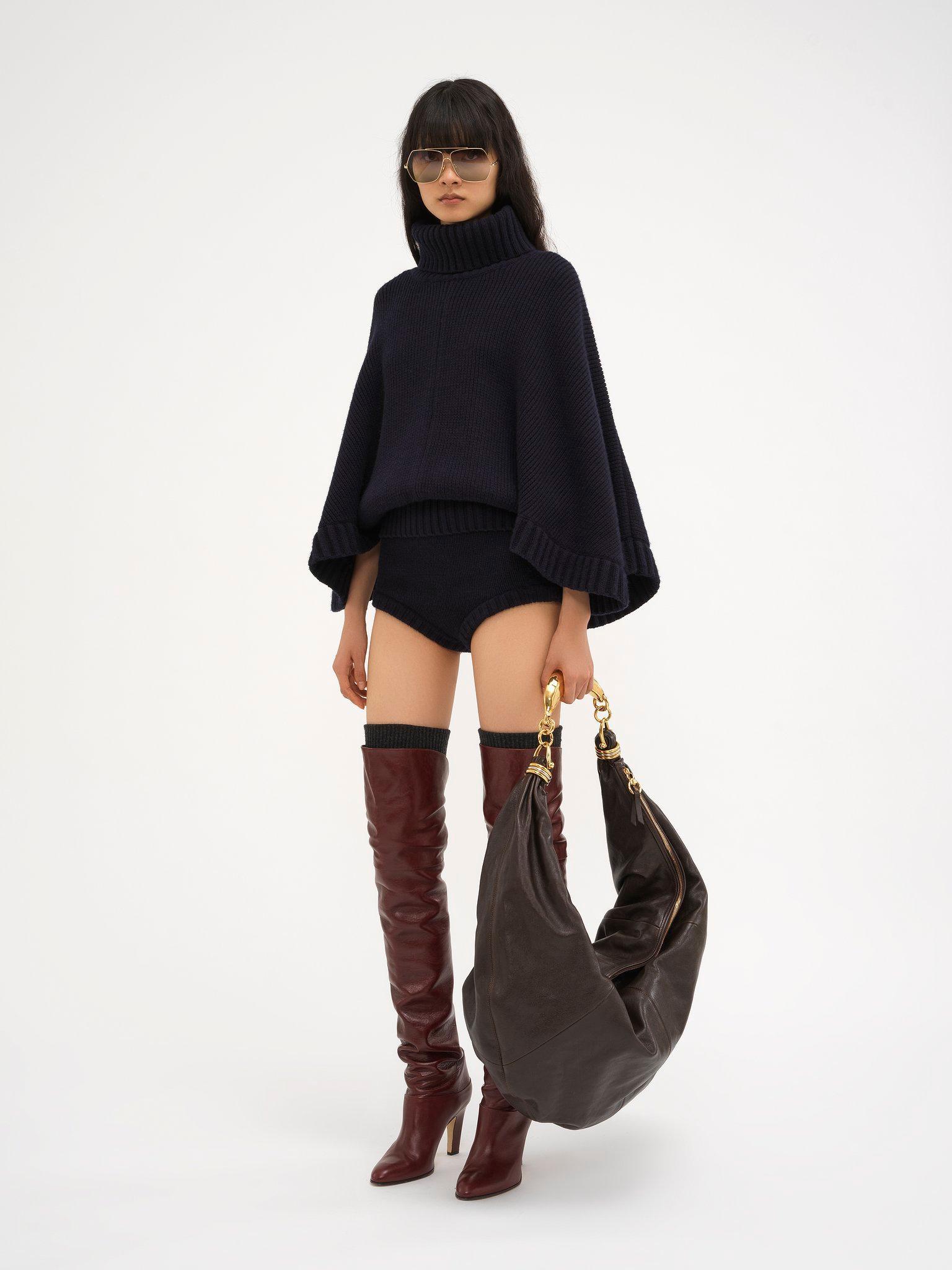 Short turtleneck cape Product Image