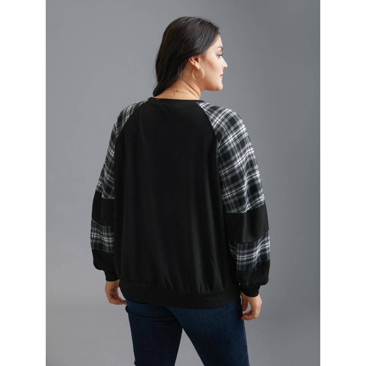 Plus Size Plaid Patchwork Raglan Sleeve Sweatshirt Women Black Leisure Texture Round Neck Casual Sweatshirts BloomChic 22-24/3X Product Image