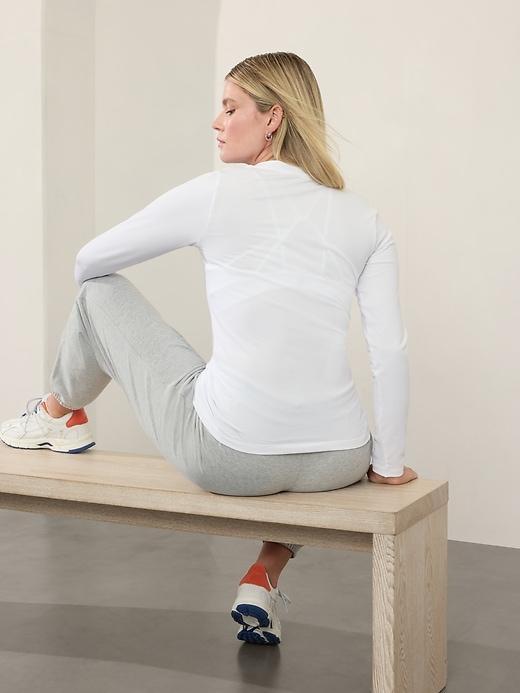 Renew Seamless V-Neck Top Product Image