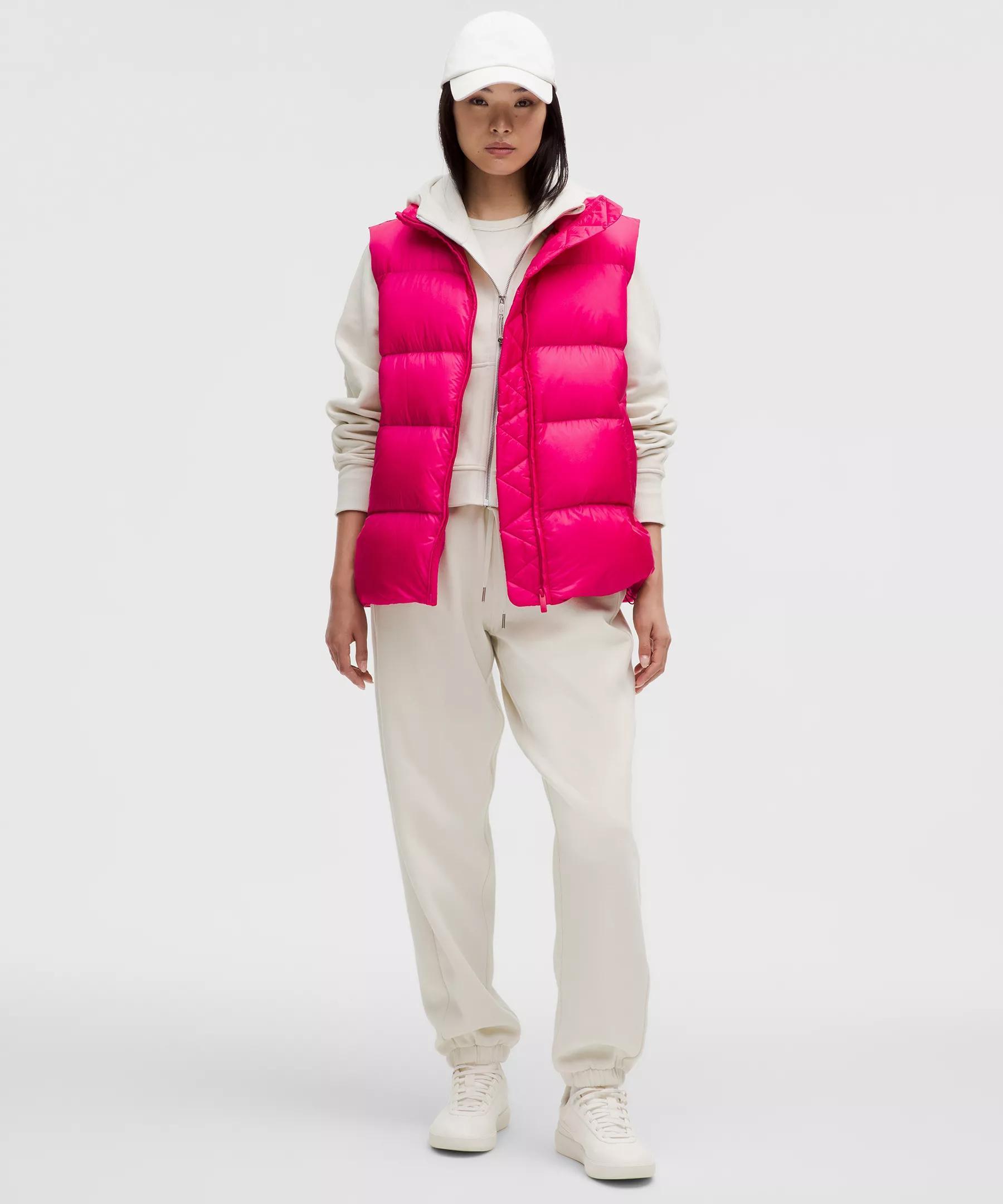 Featherweight 900-Down-Fill Puffer Vest Product Image