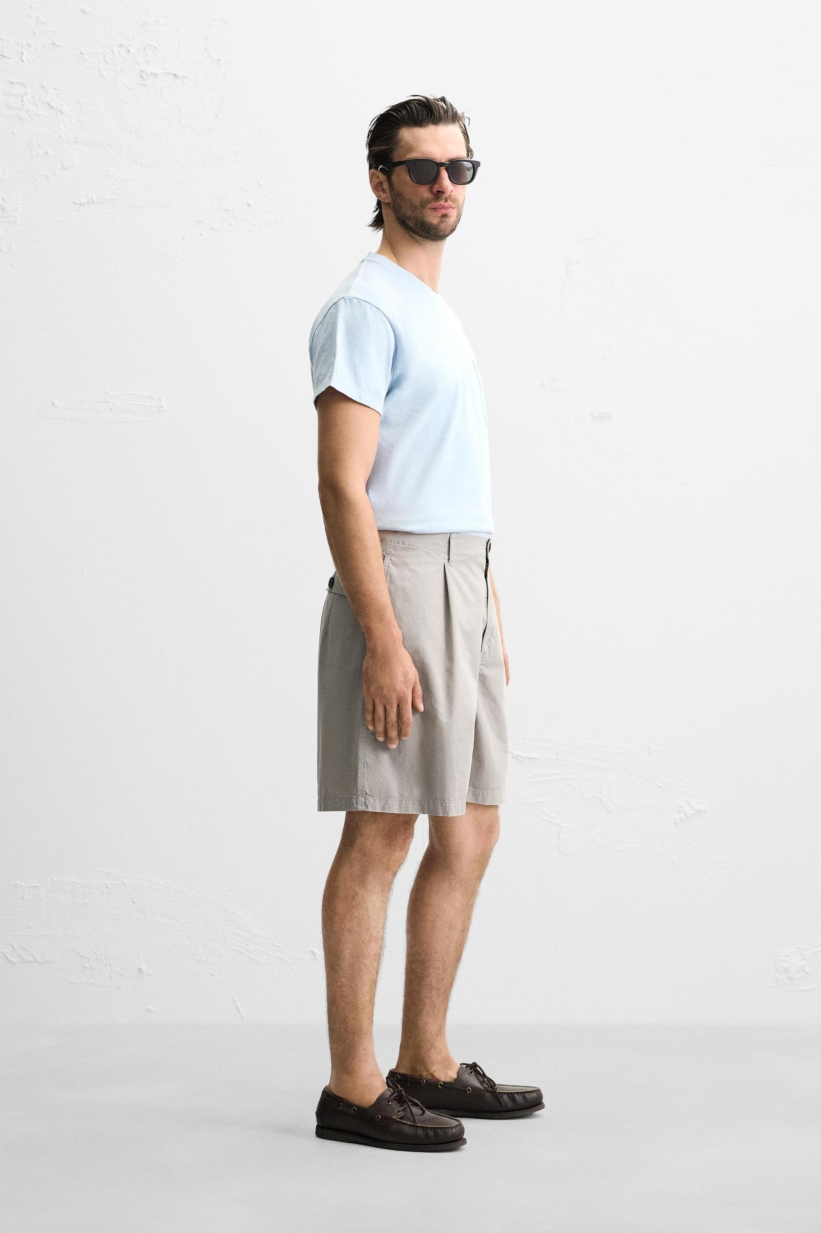RELAXED FIT CRINKLED SHORTS Product Image