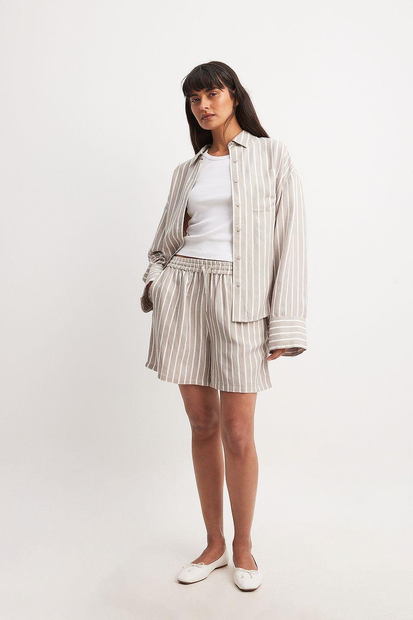 Viscose Blend Wide Mid Waist Shorts Product Image