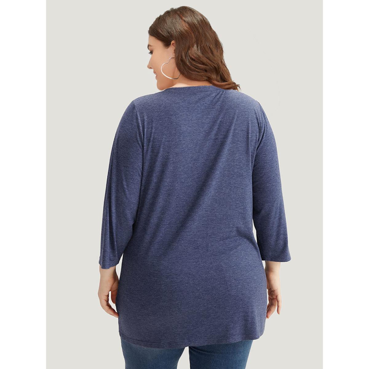 Plus Size Star Print V Neck T-shirt DarkBlue Women Casual Printed Star and moon V-neck Dailywear T-shirts BloomChic 26/4X Product Image