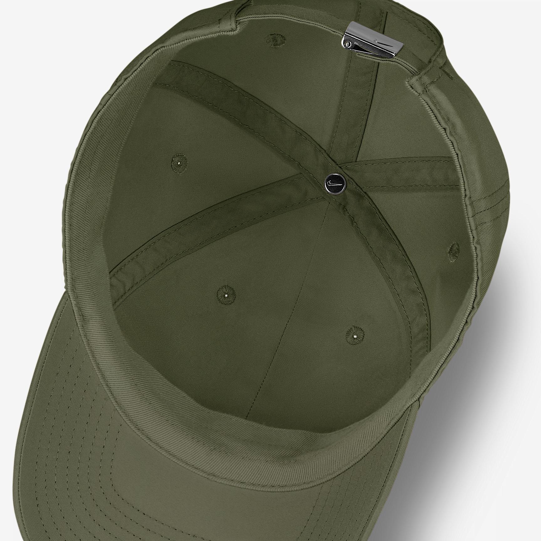 Nike Dri-FIT Club Unstructured Metal Swoosh Cap Product Image