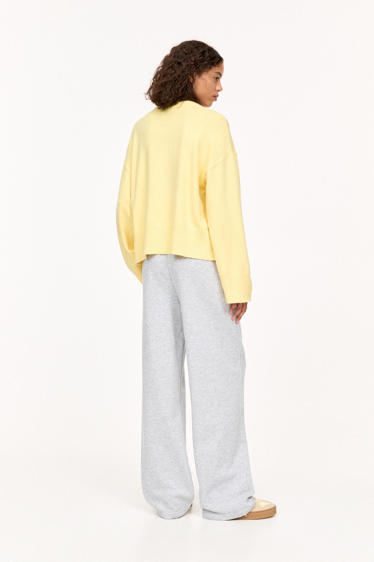 Sweater with wide sleeves Product Image