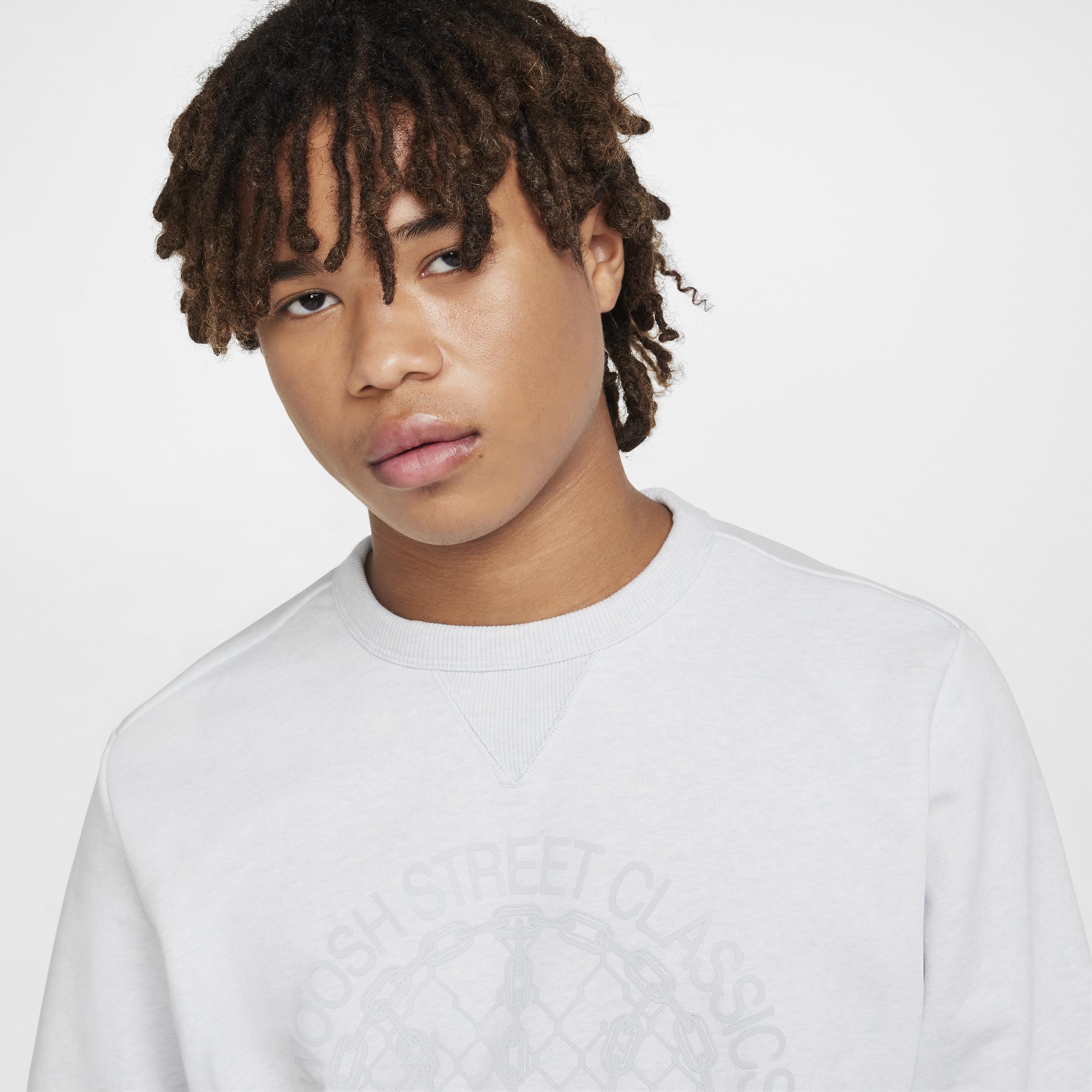 Nike Men's Standard Issue Dri-FIT Basketball Crew-Neck Sweatshirt Product Image