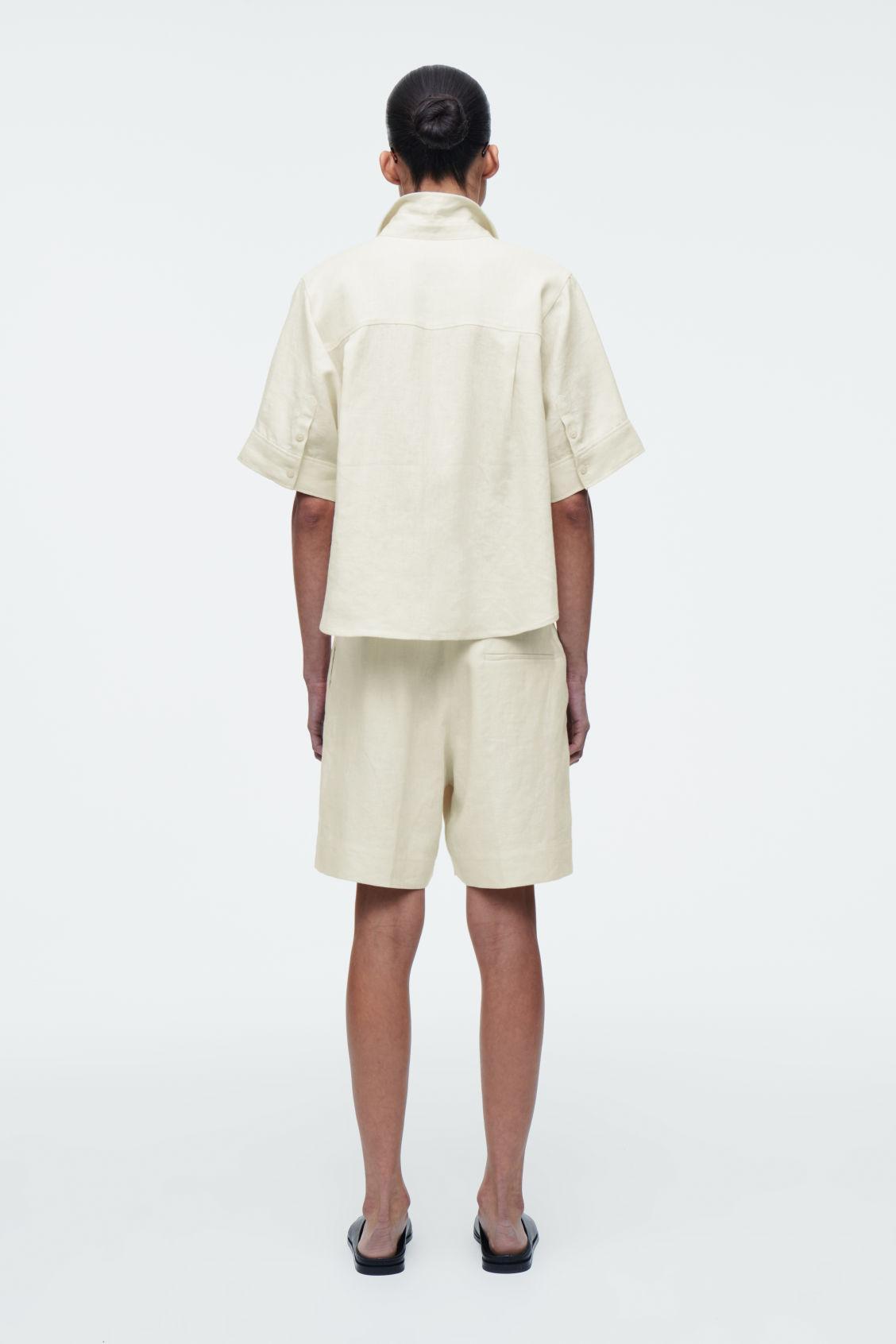 TAILORED ELASTICATED LINEN SHORTS Product Image