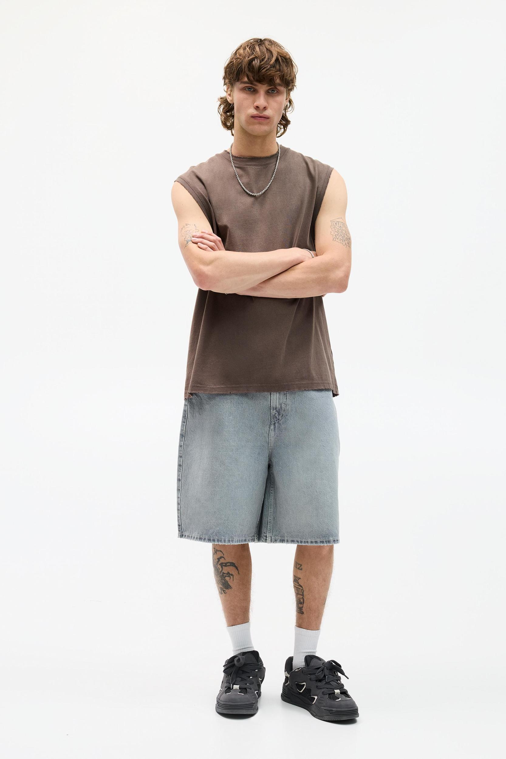 Loose baggy denim Bermuda shorts Product Image