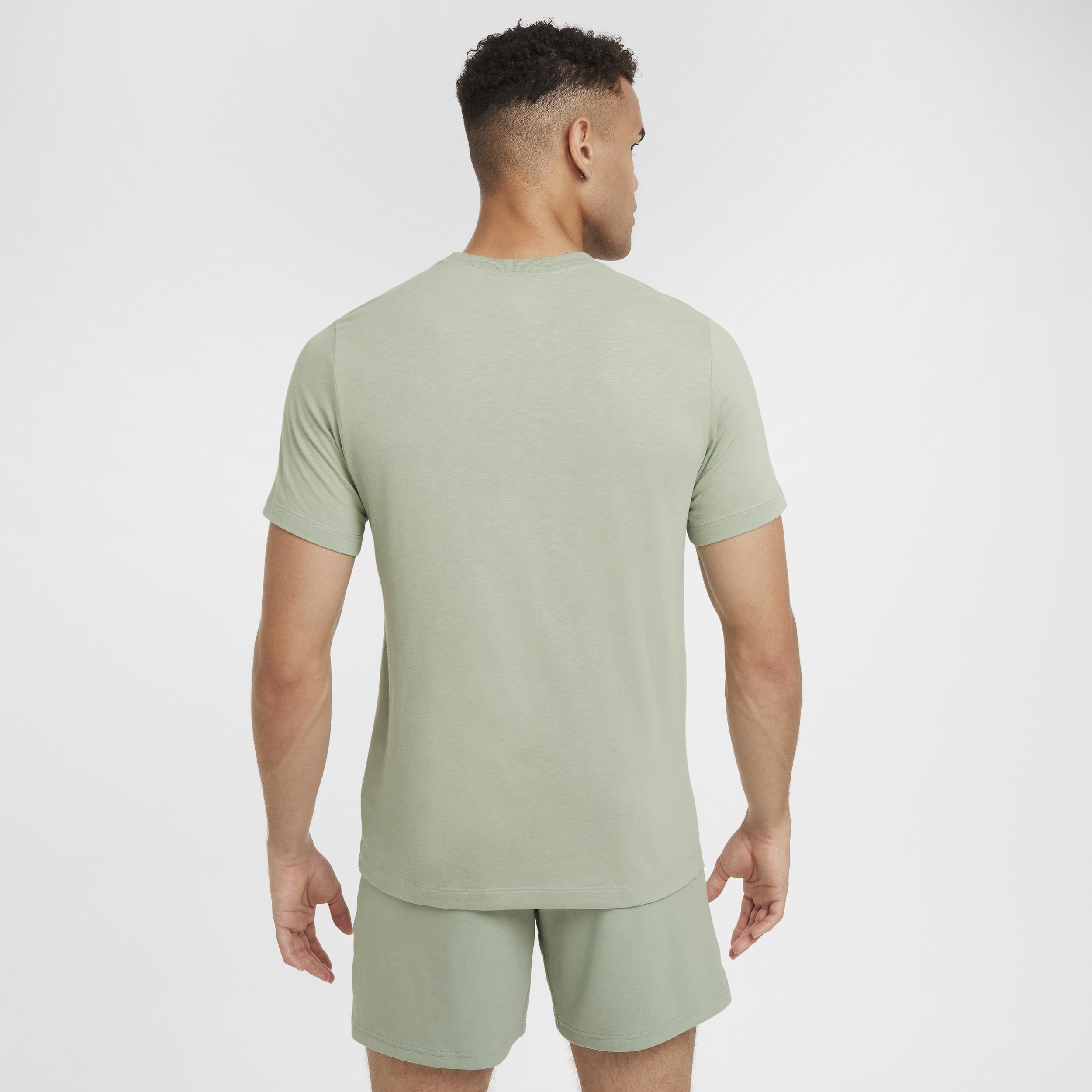 Nike Men's Dri-FIT Fitness T-Shirt Product Image