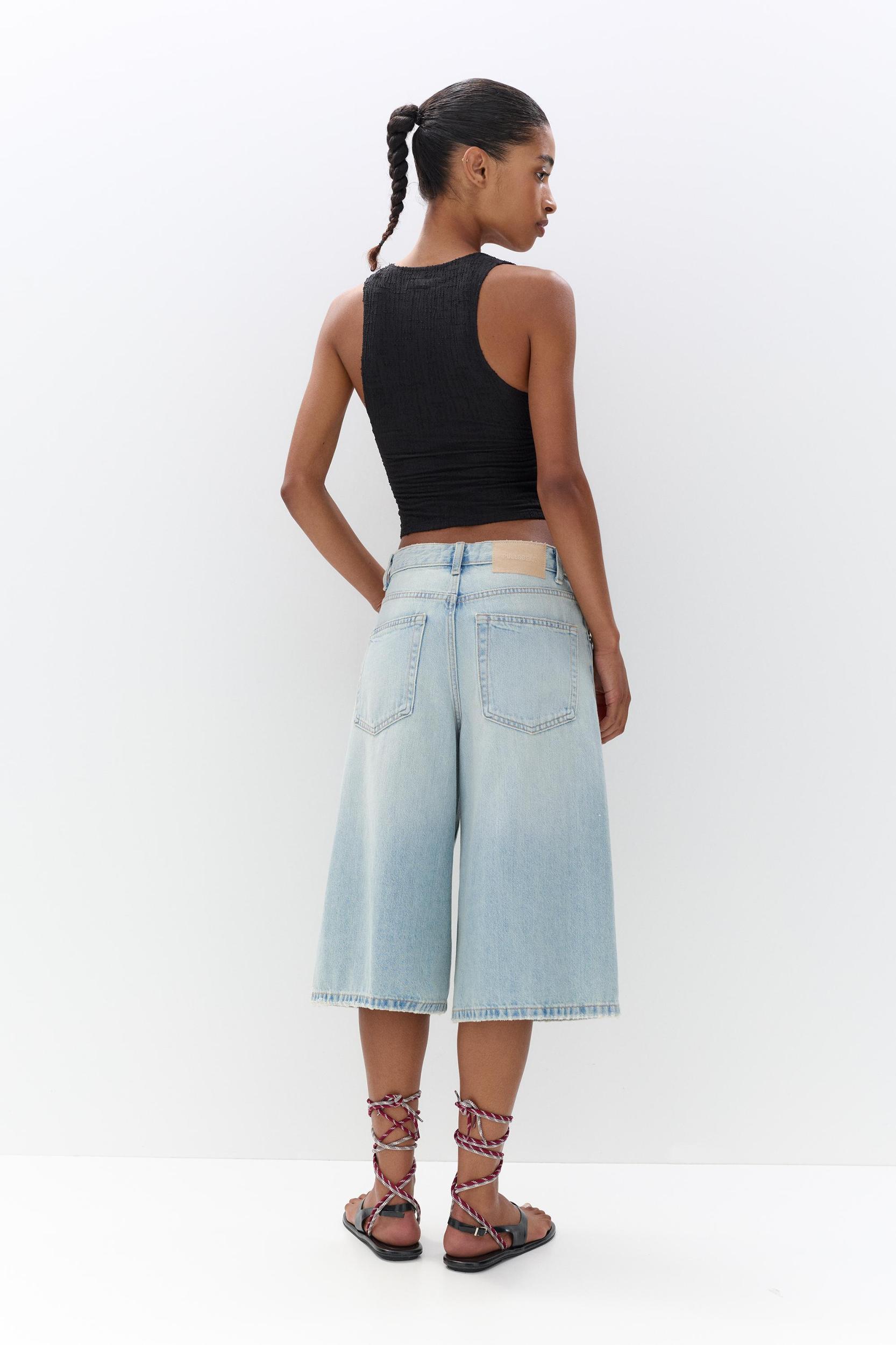 Rustic top with bow Product Image