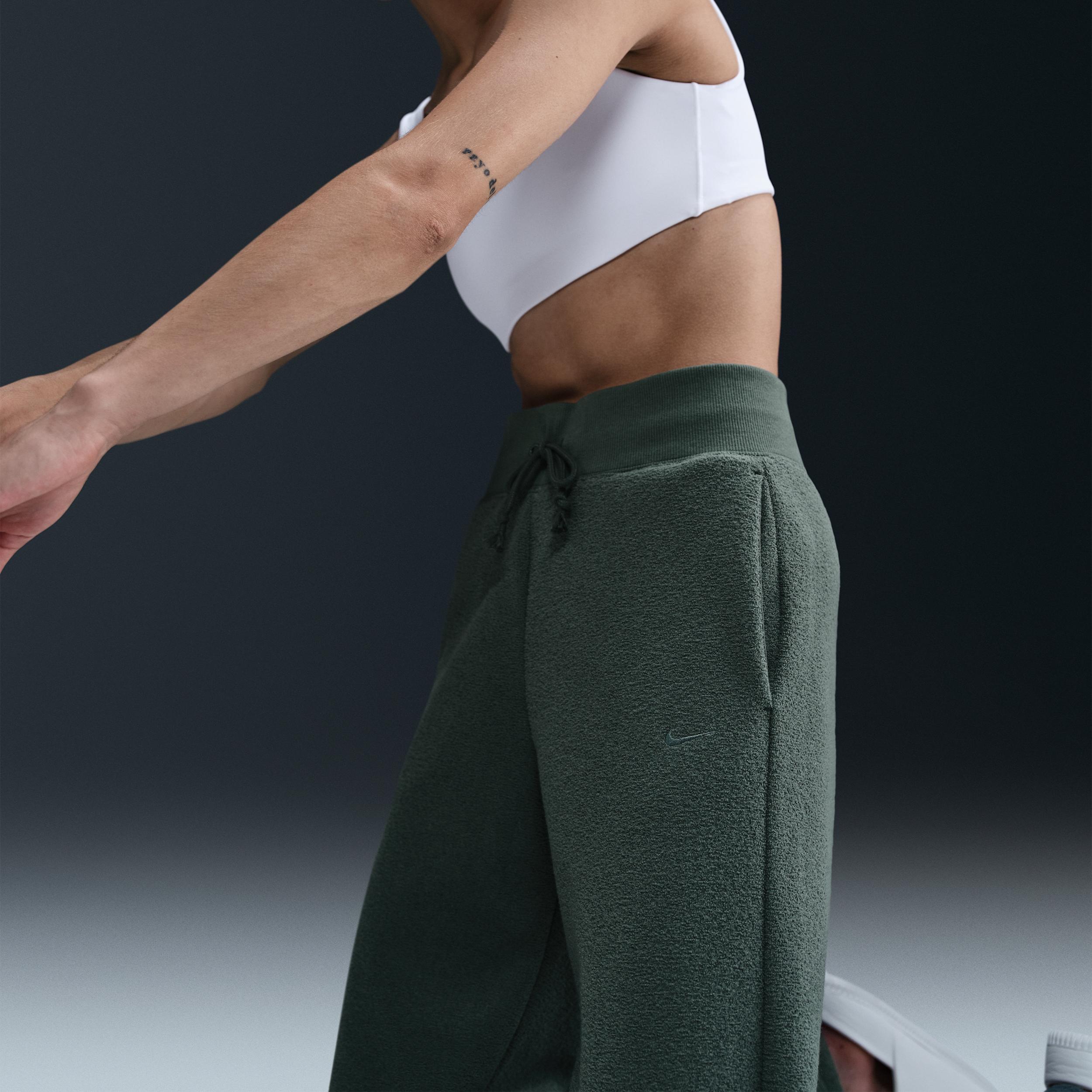 Nike Sportswear Phoenix Plush Women's High-Waisted Wide-Leg Cozy Fleece Pants Product Image