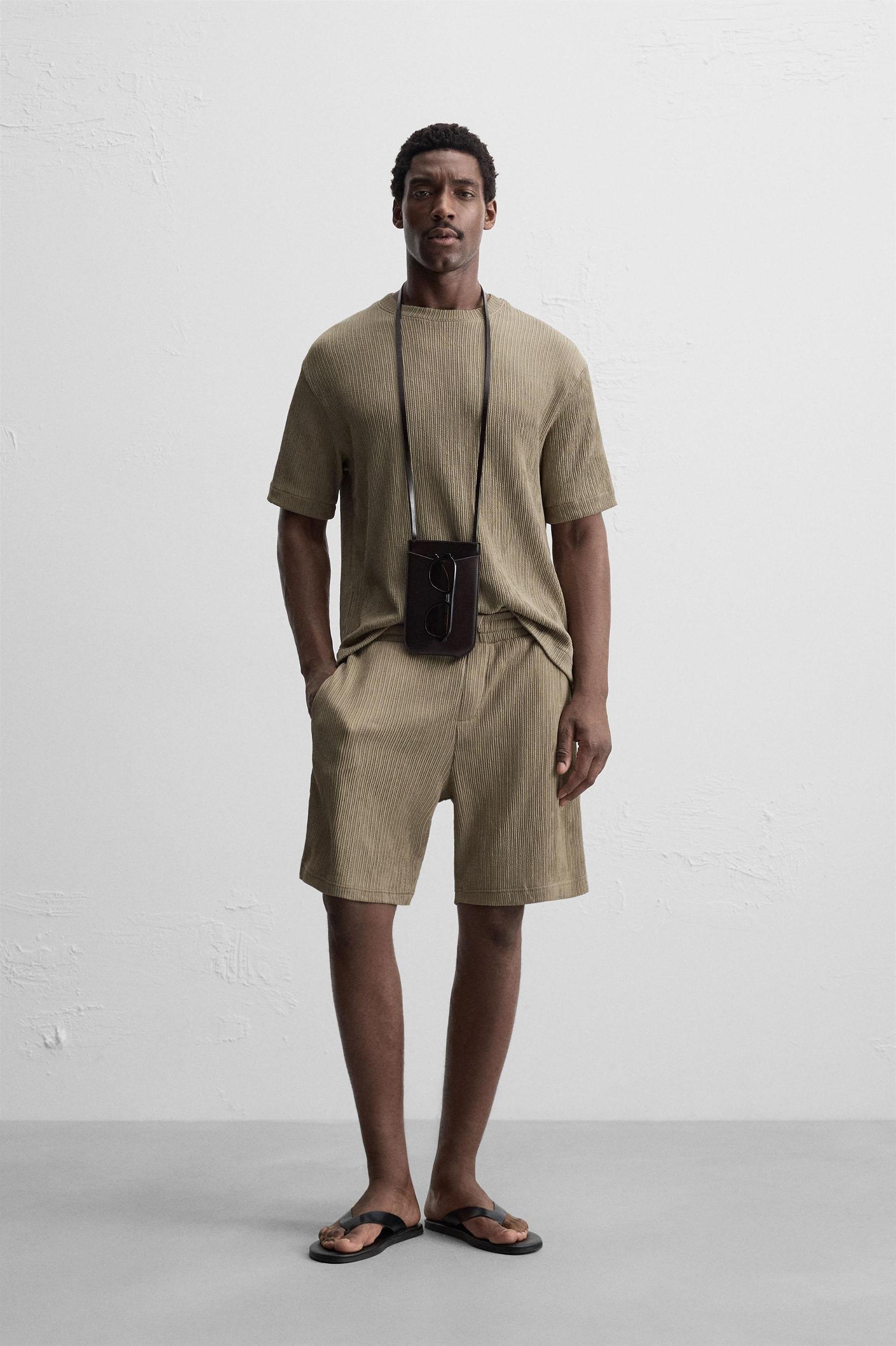 IRREGULAR TEXTURED T-SHIRT Product Image