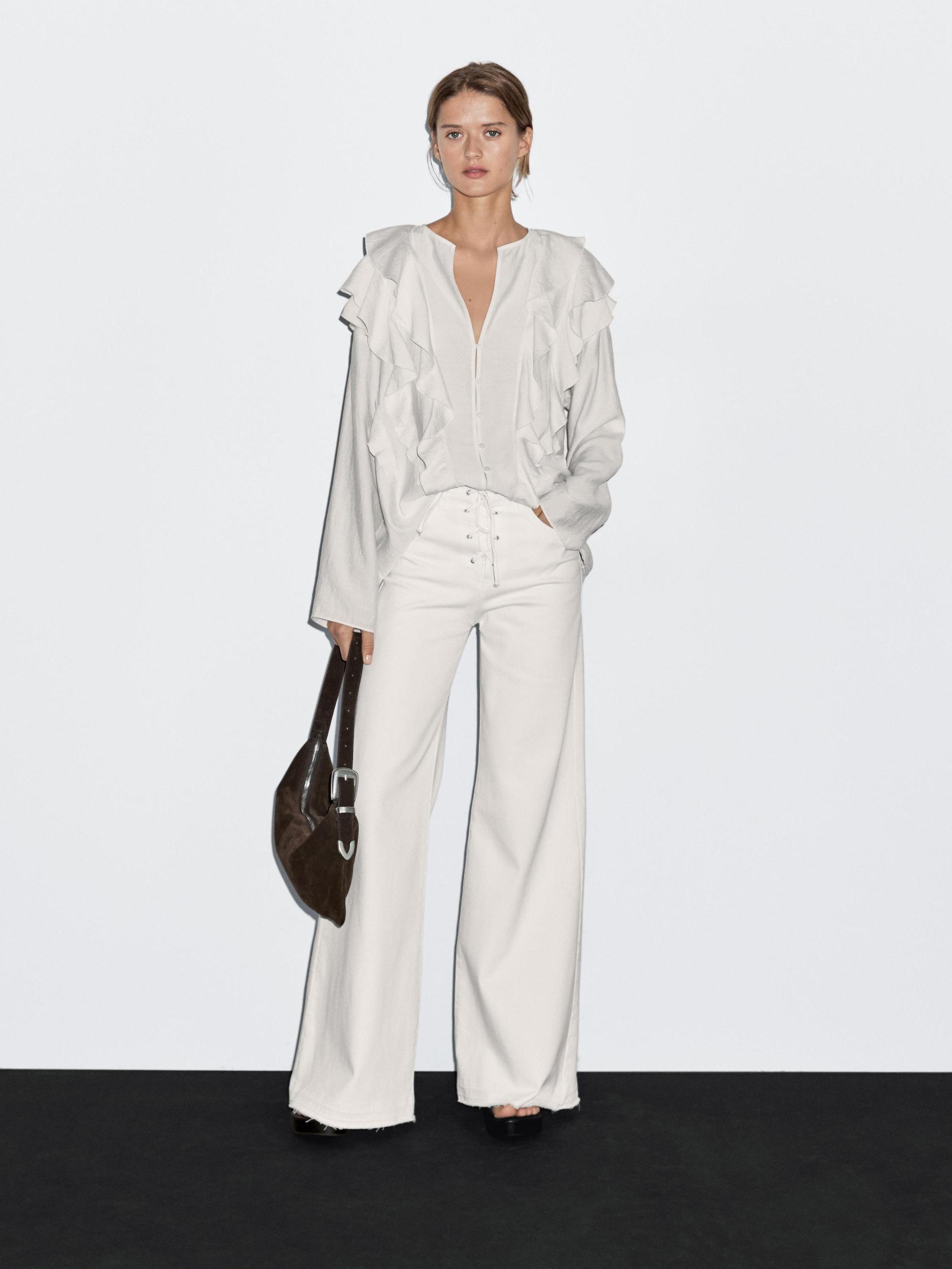 Flowing blouse with ruffles Product Image