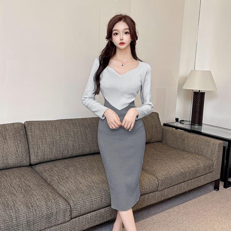 Long-Sleeve V-Neck Two Tone Knit Midi Sheath Dress Product Image