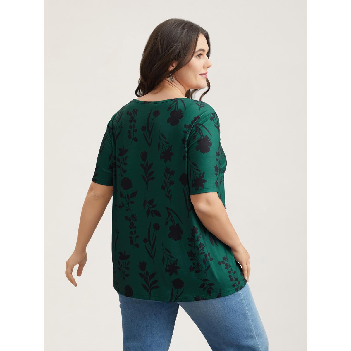 Plus Size Stretchy Floral Print V-Neck T-Shirt DarkGreen Women Leisure Non Natural Flowers V-neck Casual T-shirts BloomChic 22-24/3X Product Image