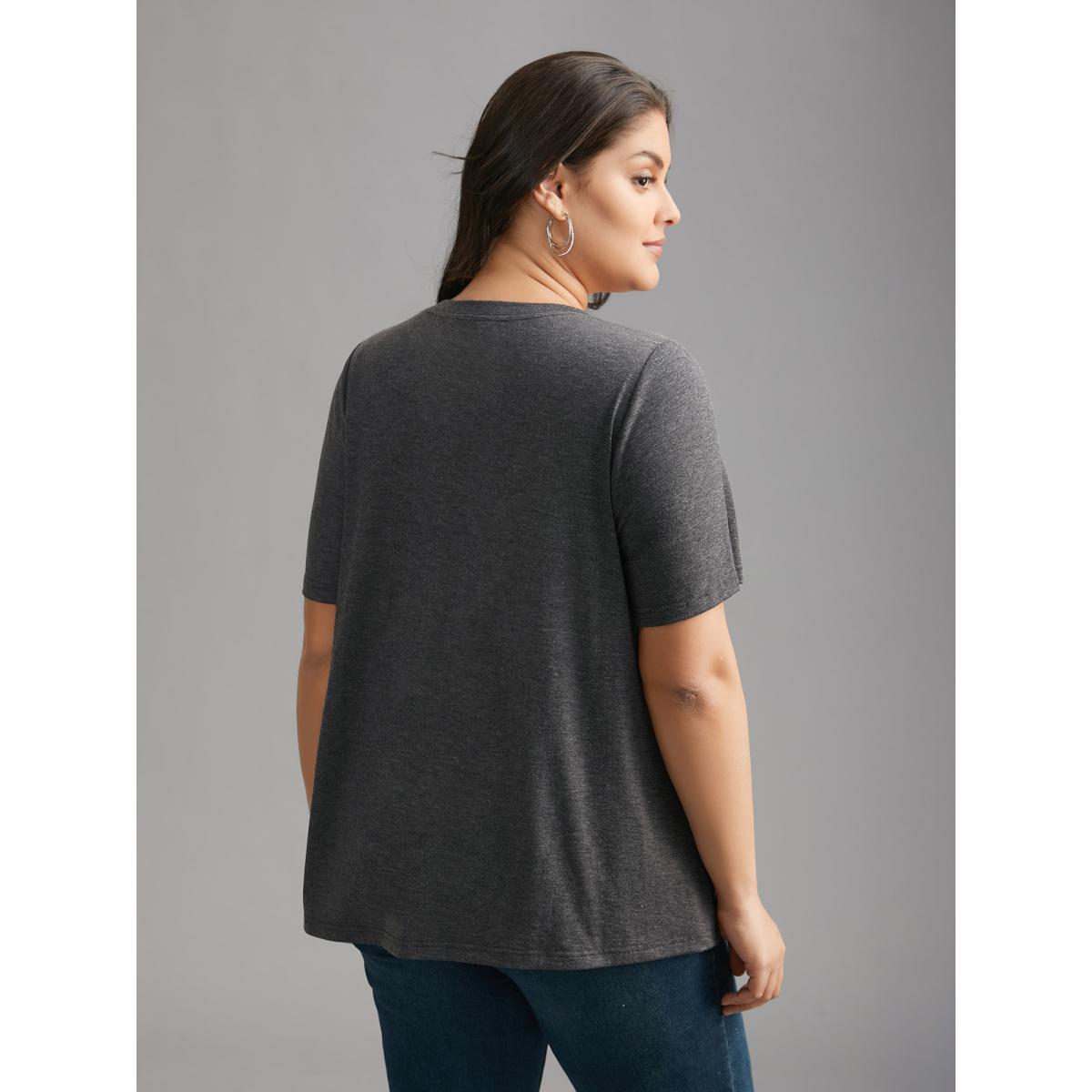 Plus Size Floral Crew Neck Stretchy T-Shirt DimGray Women Leisure Non Natural Flowers Round Neck Casual T-shirts BloomChic 30/6X Product Image