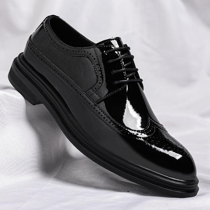 Lace-Up Wingtip Brogue Derby Shoes Product Image