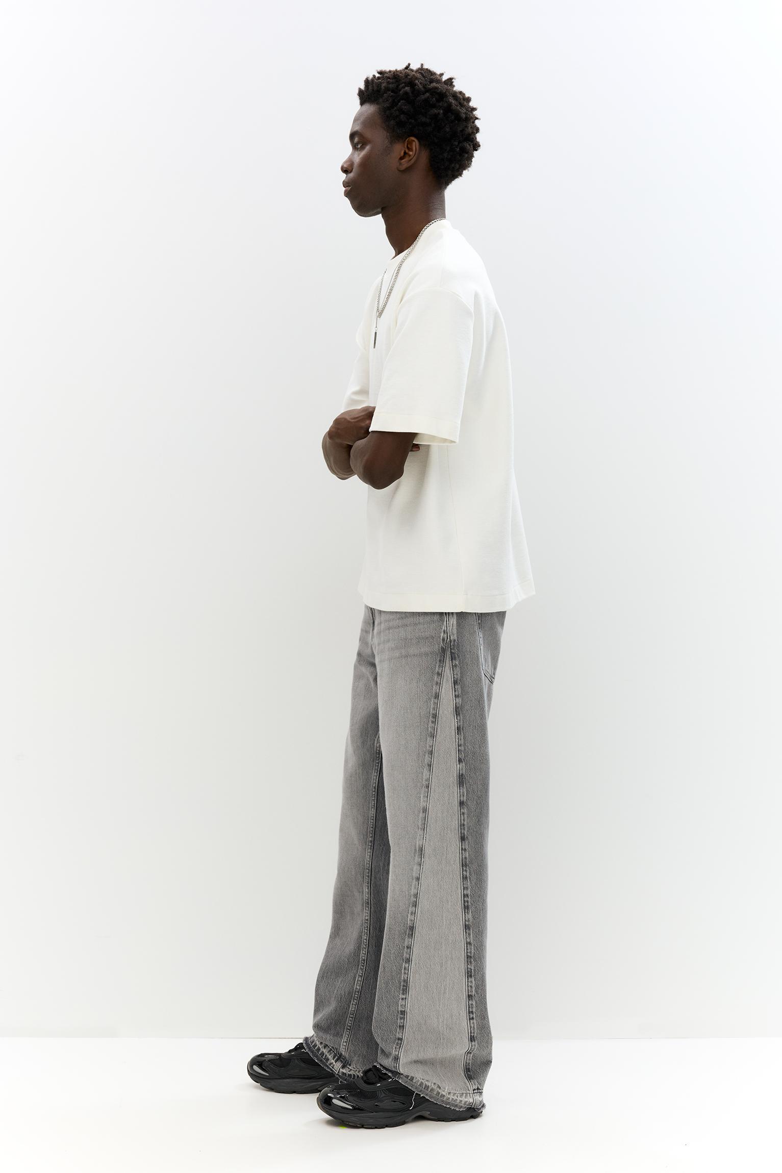 Loose flared jeans Product Image