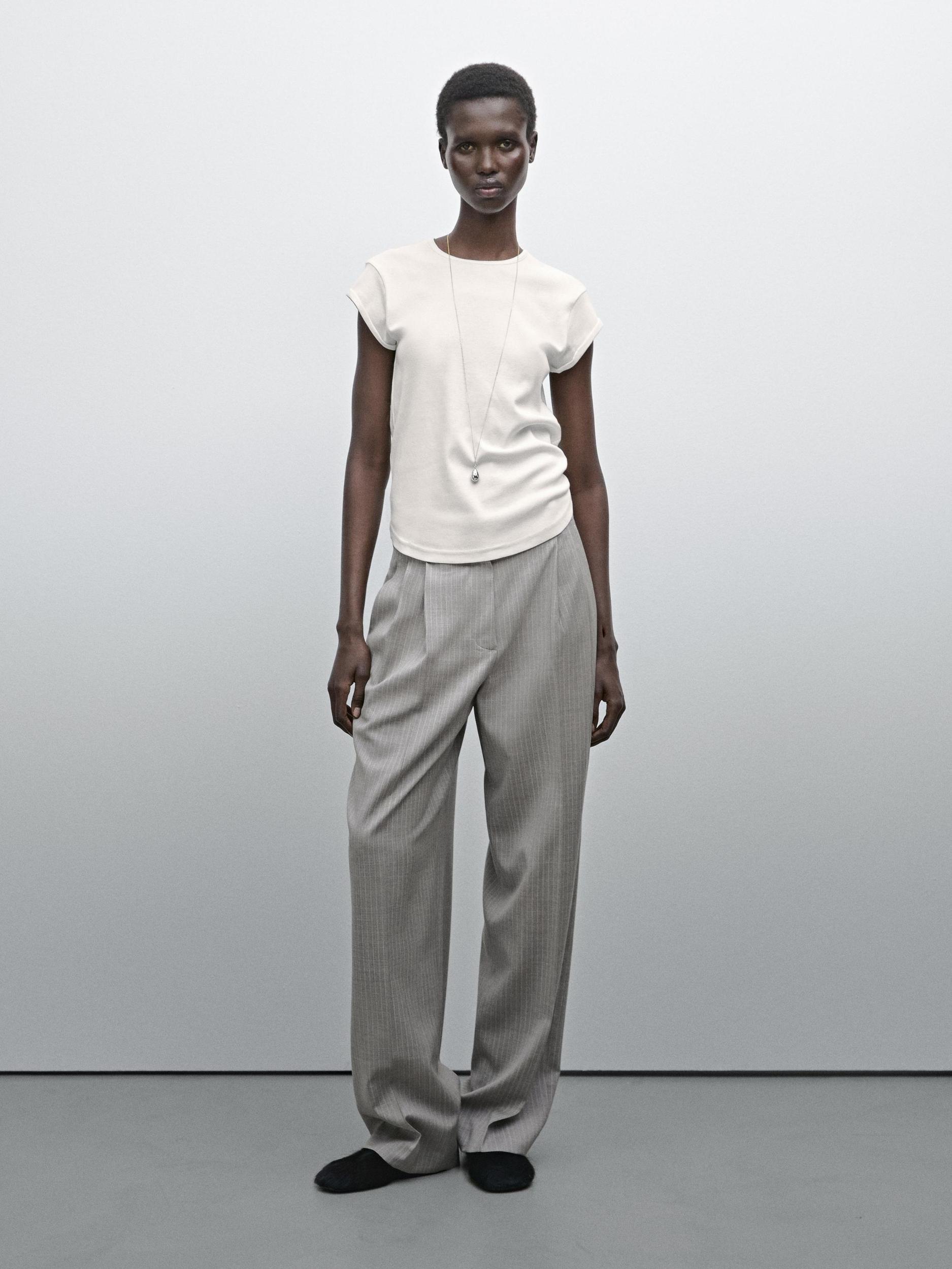 100% cotton T-shirt with rounded hem Product Image