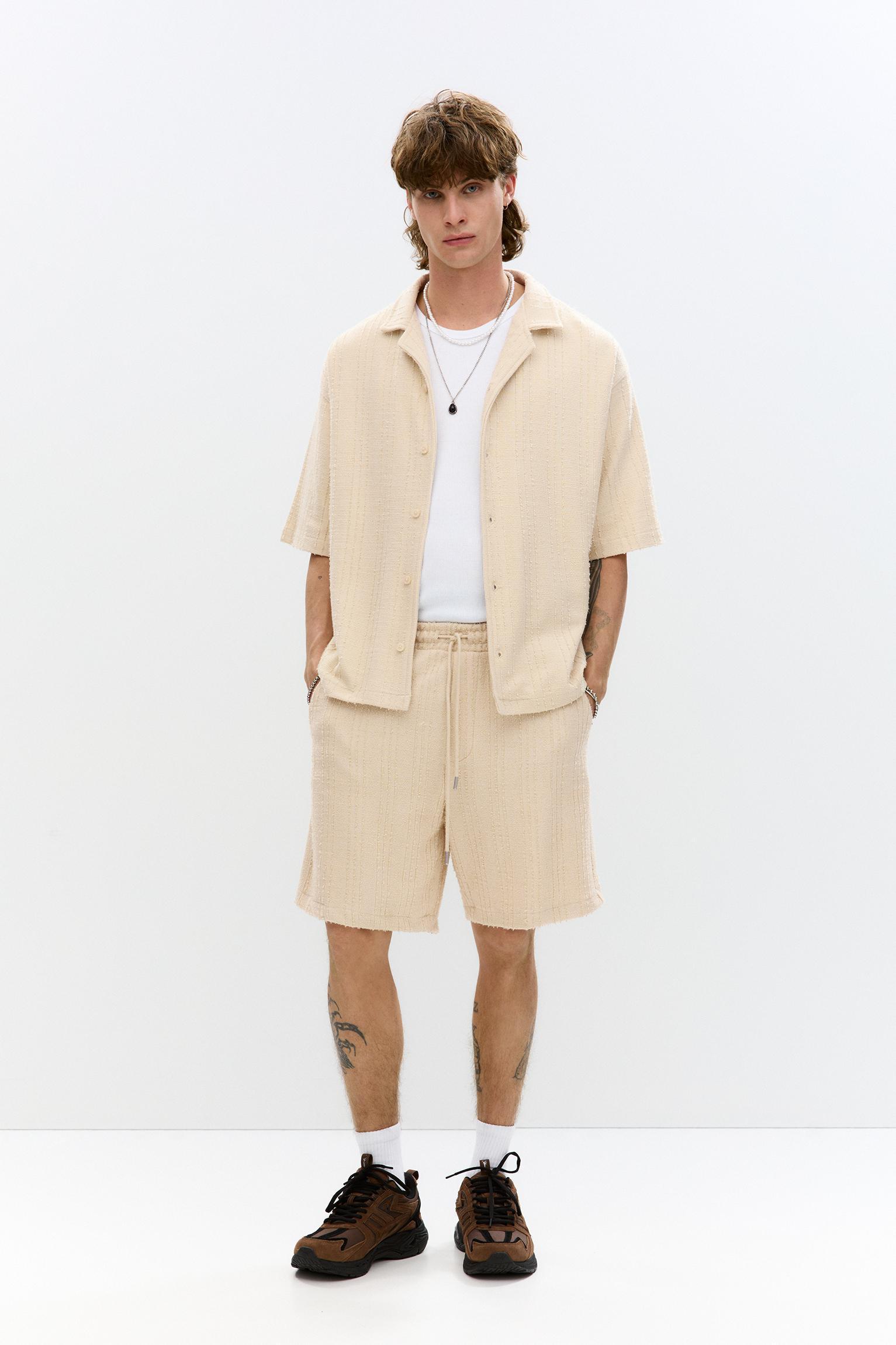 Textured short sleeve shirt Product Image