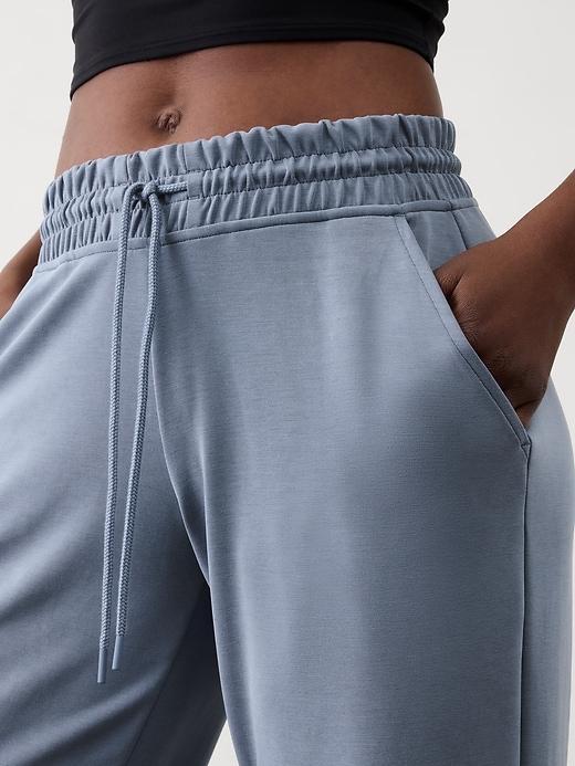 Seasoft Mid Rise Straight Pant Product Image