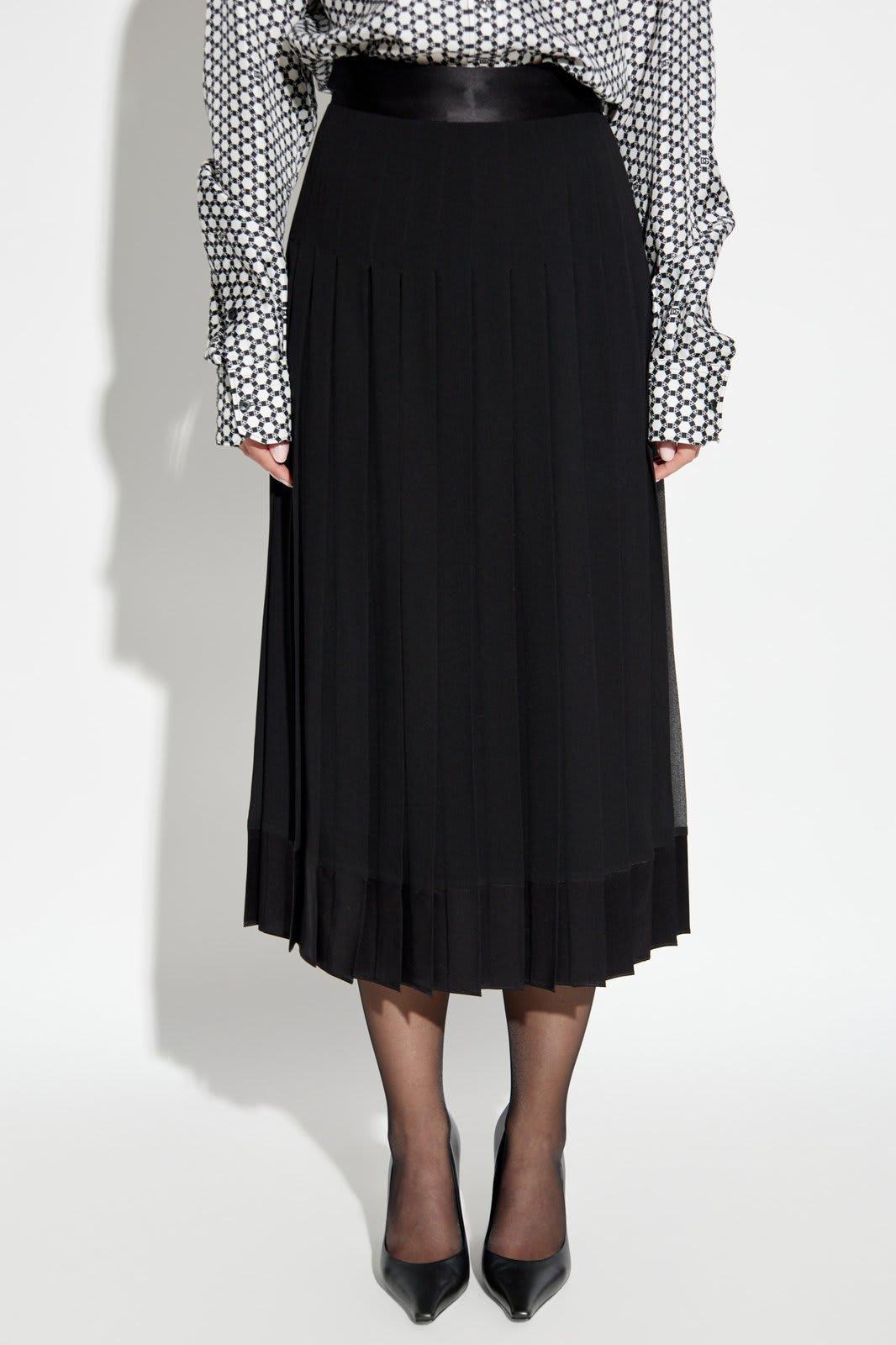 Pleated Skirt In Black Product Image