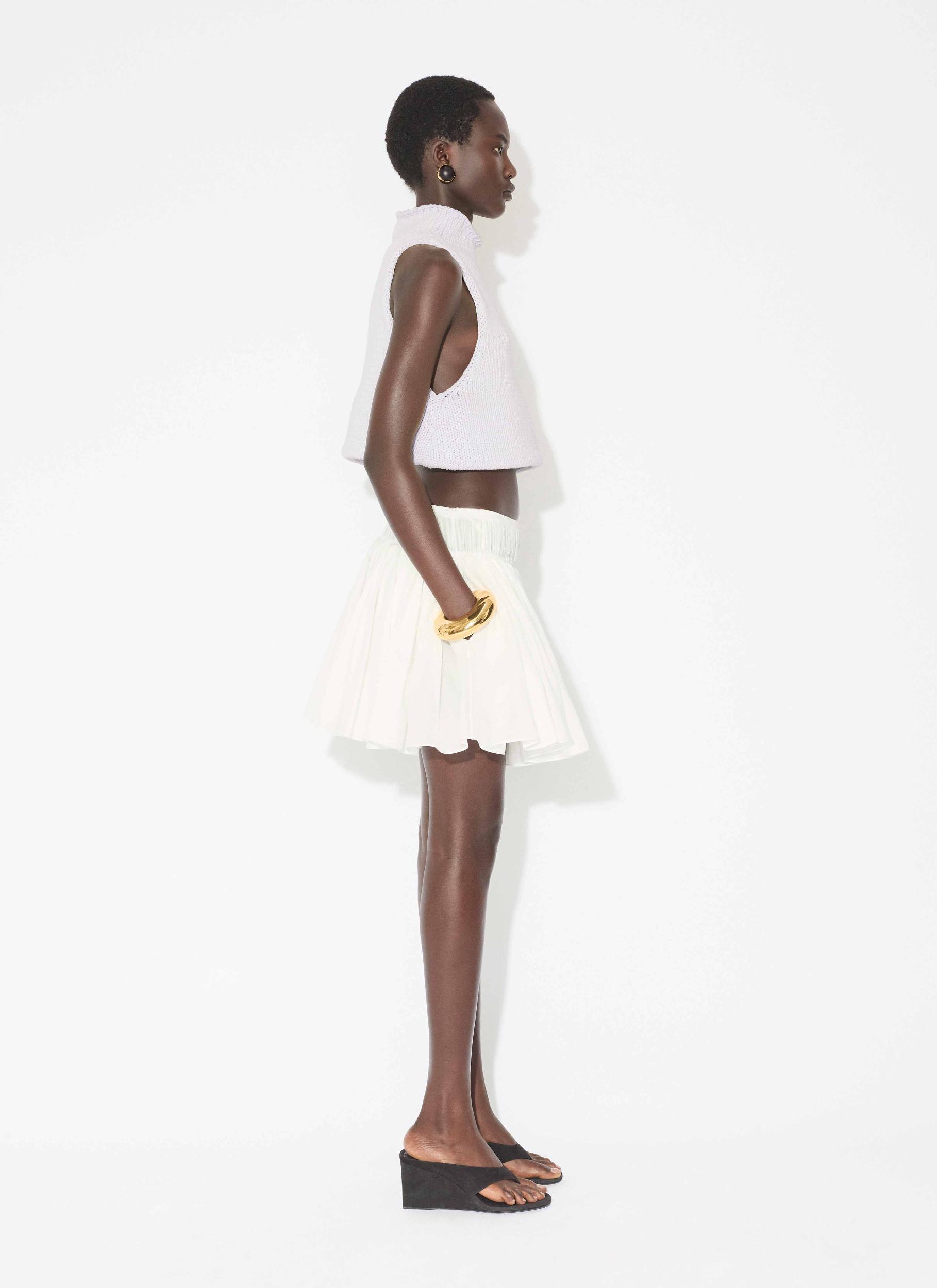 WHITE CHUNKY KNIT SLEEVELESS SWEATER Product Image