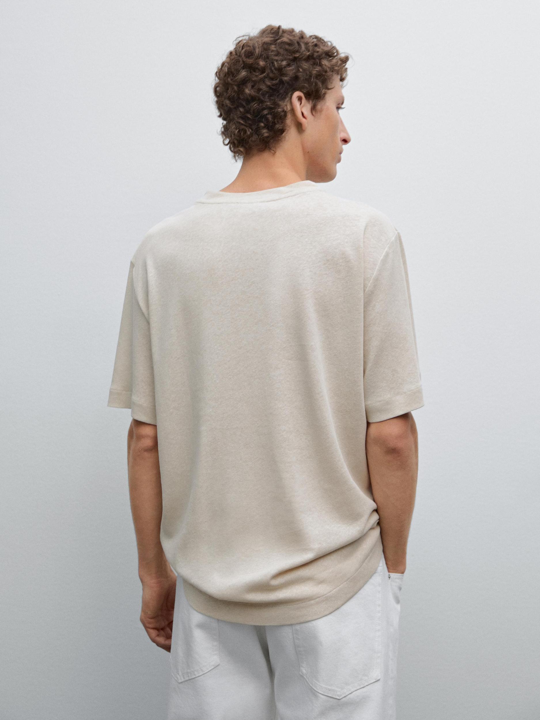 Short sleeve linen blend T-shirt Product Image