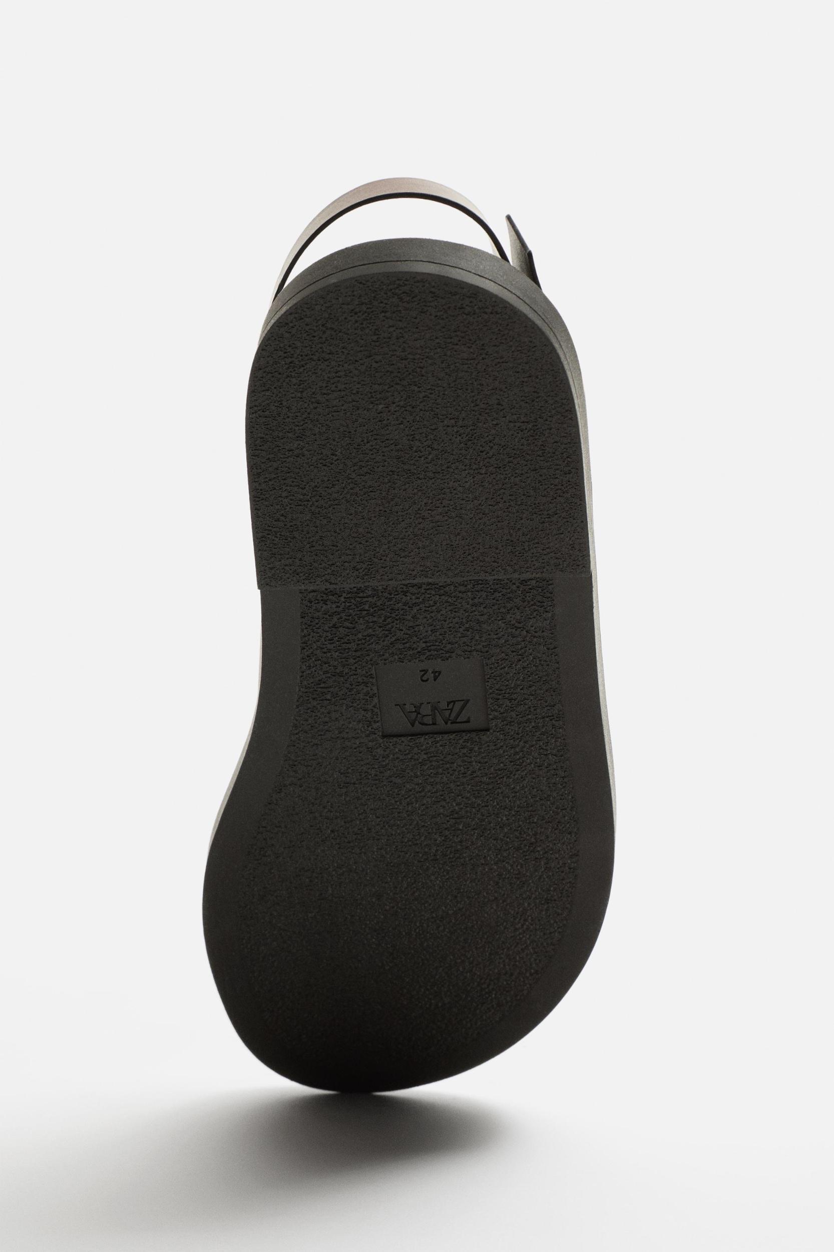 CROSSED STRAP SANDALS Product Image