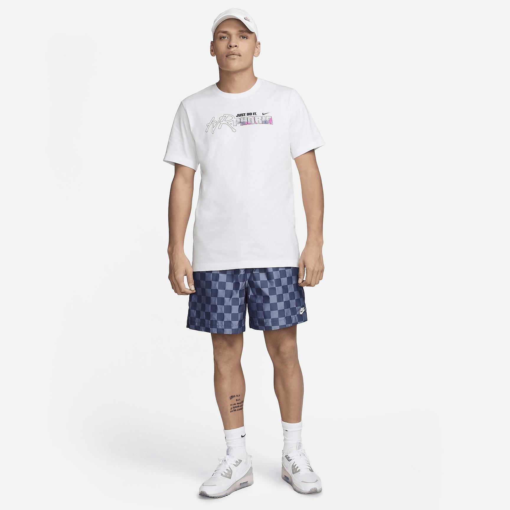 Nike Sportswear Men's T-Shirt Product Image