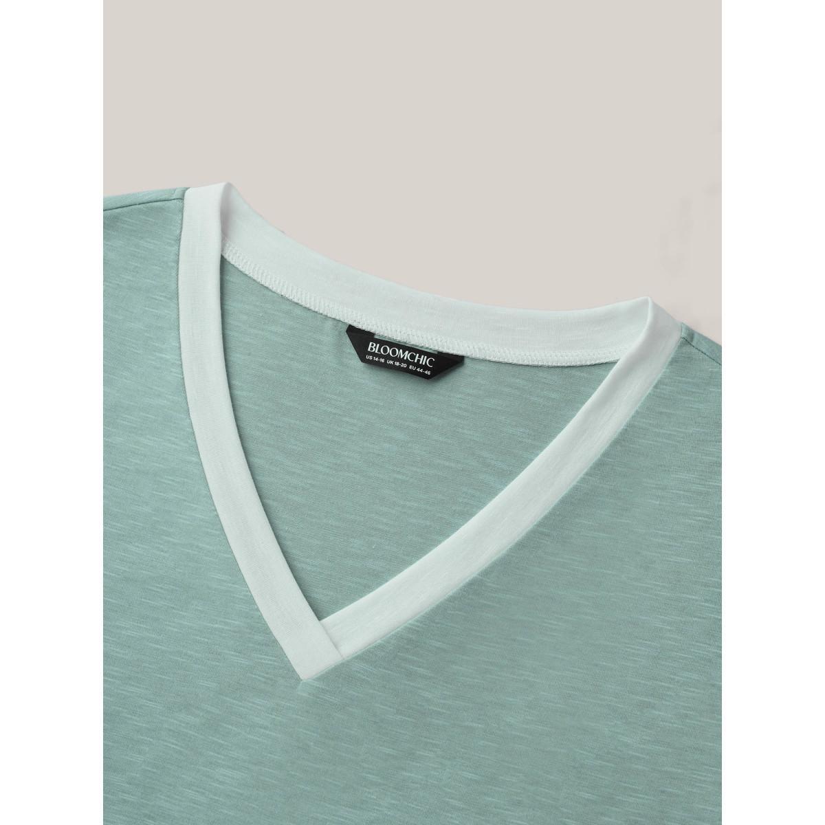Plus Size Color Contrast Bamboo Textured T-Shirt Greenbean Women Leisure Gathered V-neck Casual T-shirts BloomChic 22-24/3X Product Image