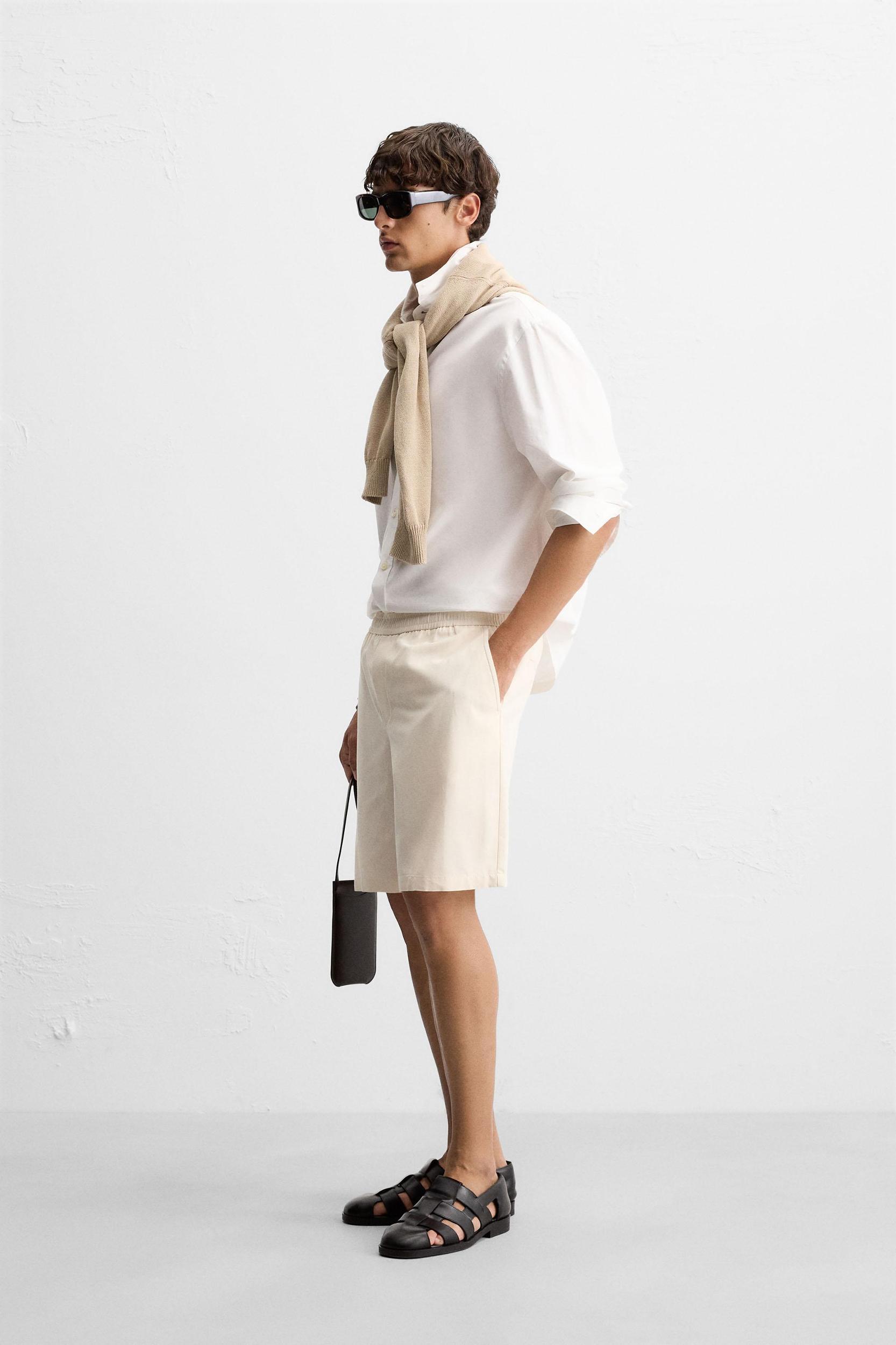 TEXTURED REGULAR FIT SHORTS Product Image