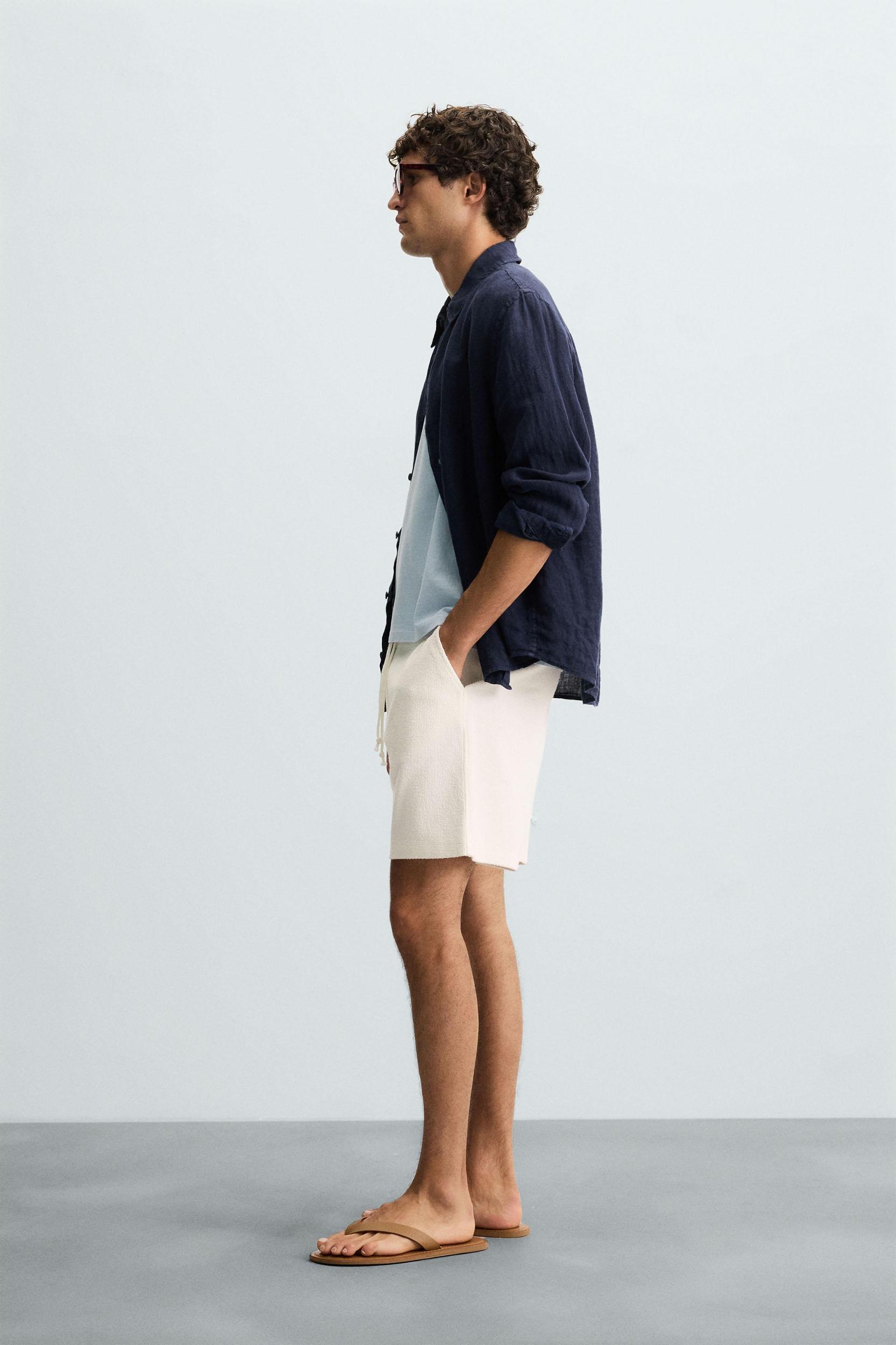 TEXTURE JOGGER SHORTS Product Image