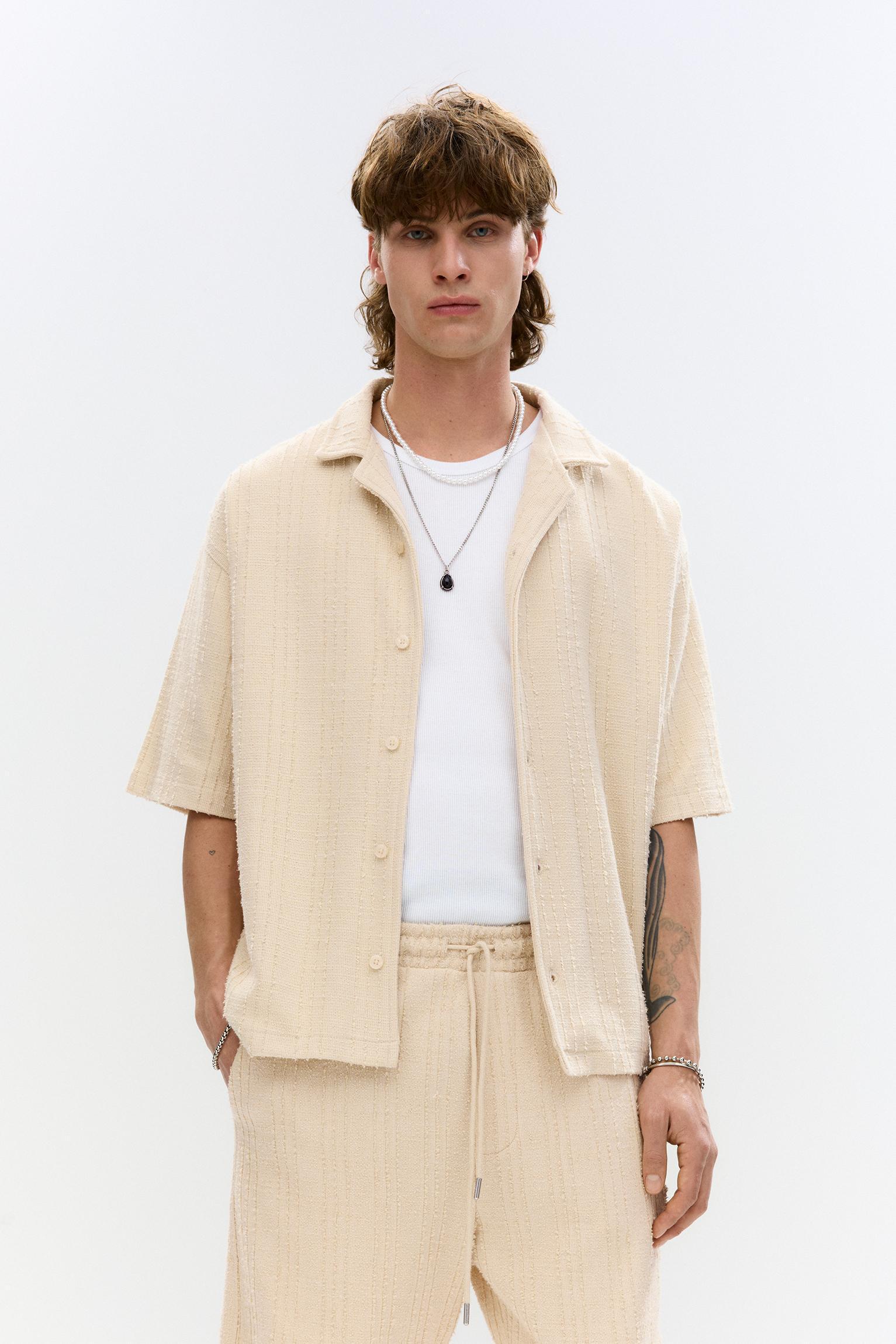 Textured short sleeve shirt Product Image