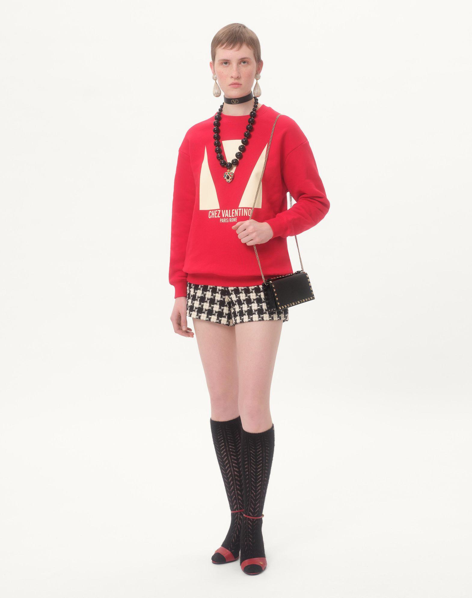 Rockstud Wallet With Chain In Grainy Calfskin Product Image