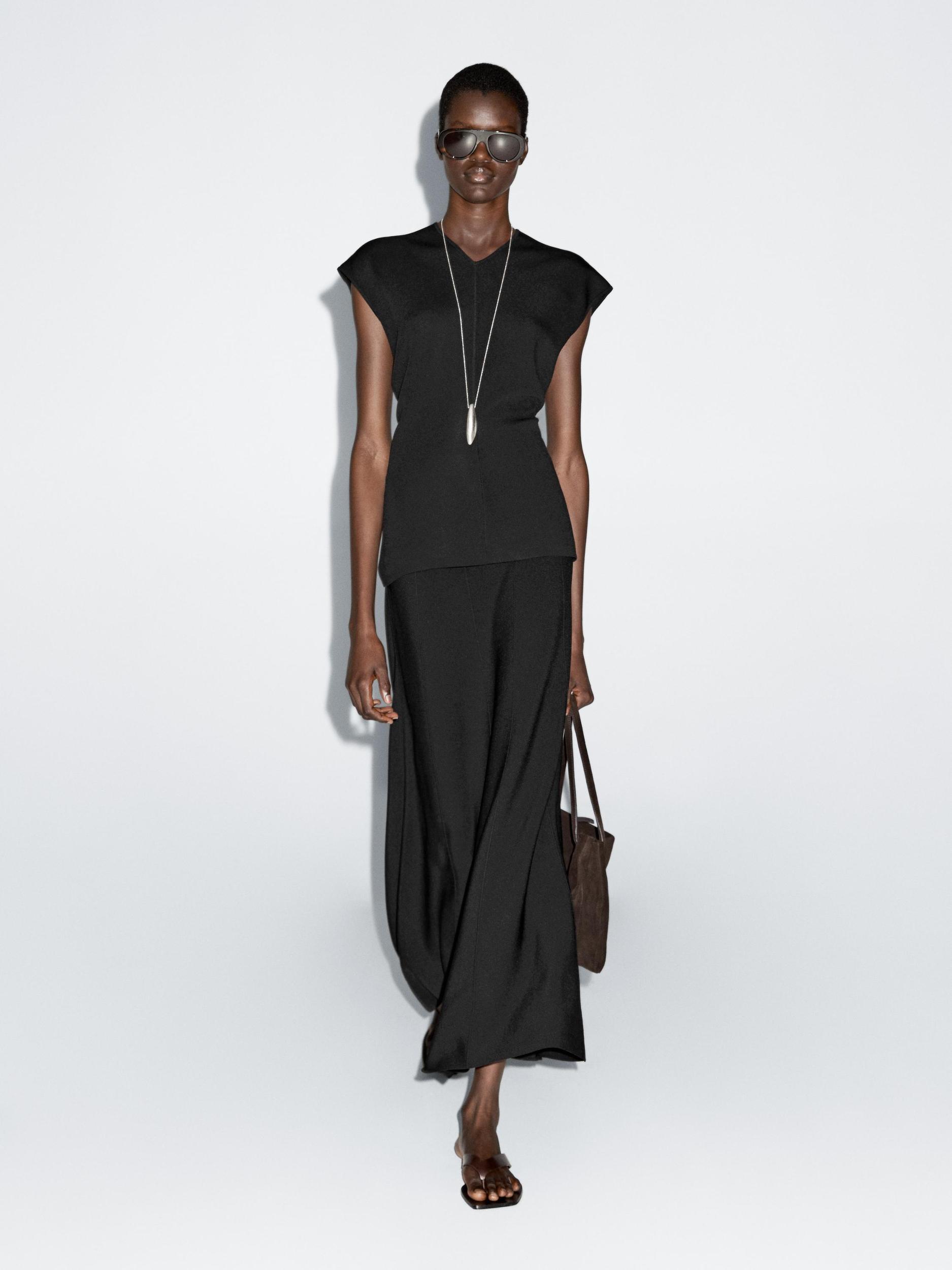 V-neck knit top Product Image