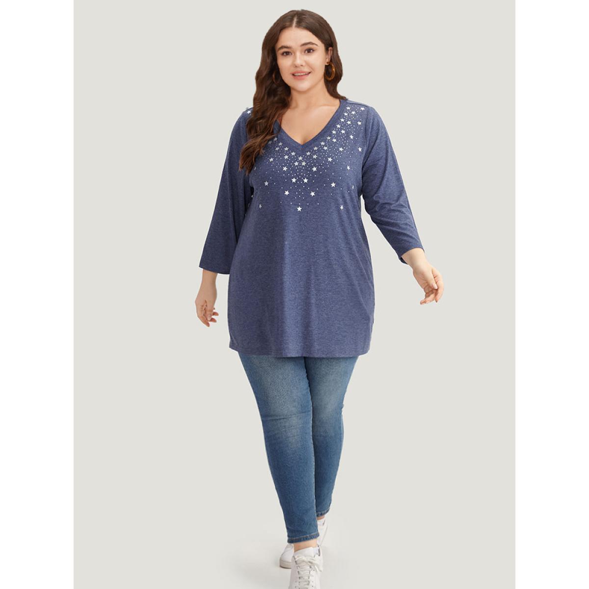 Plus Size Star Print V Neck T-shirt DarkBlue Women Casual Printed Star and moon V-neck Dailywear T-shirts BloomChic 26/4X Product Image
