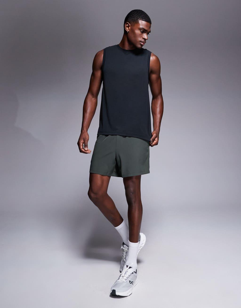 4505 quick dry performance jersey back graphic running tank in black Product Image