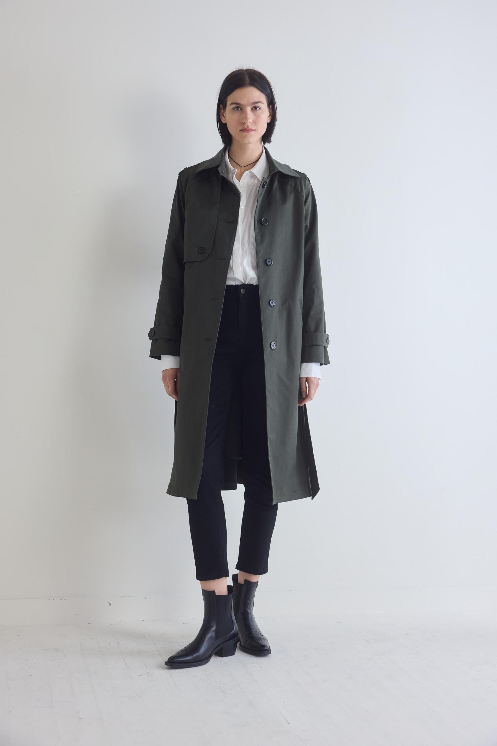 The Iconic Fitted Jeans Product Image