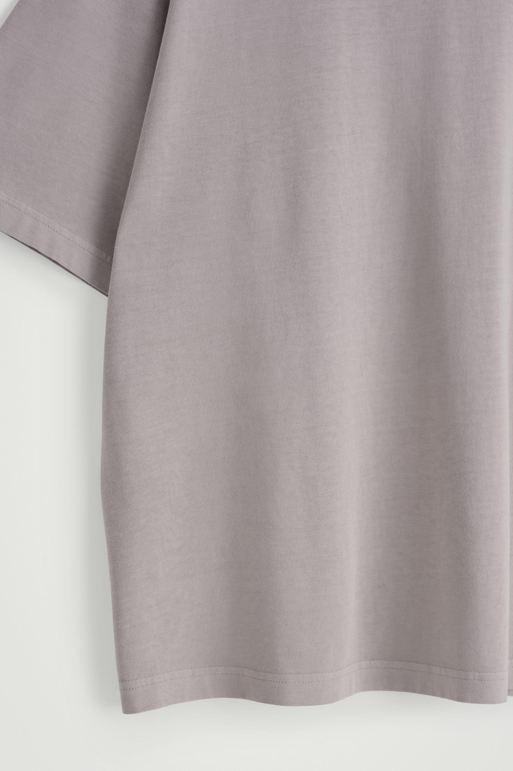 RELAXED LIGHTWEIGHT COTTON TSHIRT Product Image