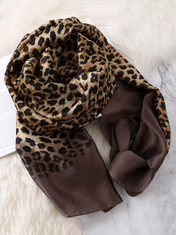 Stylish Leopard Gradient Silk Scarf Product Image