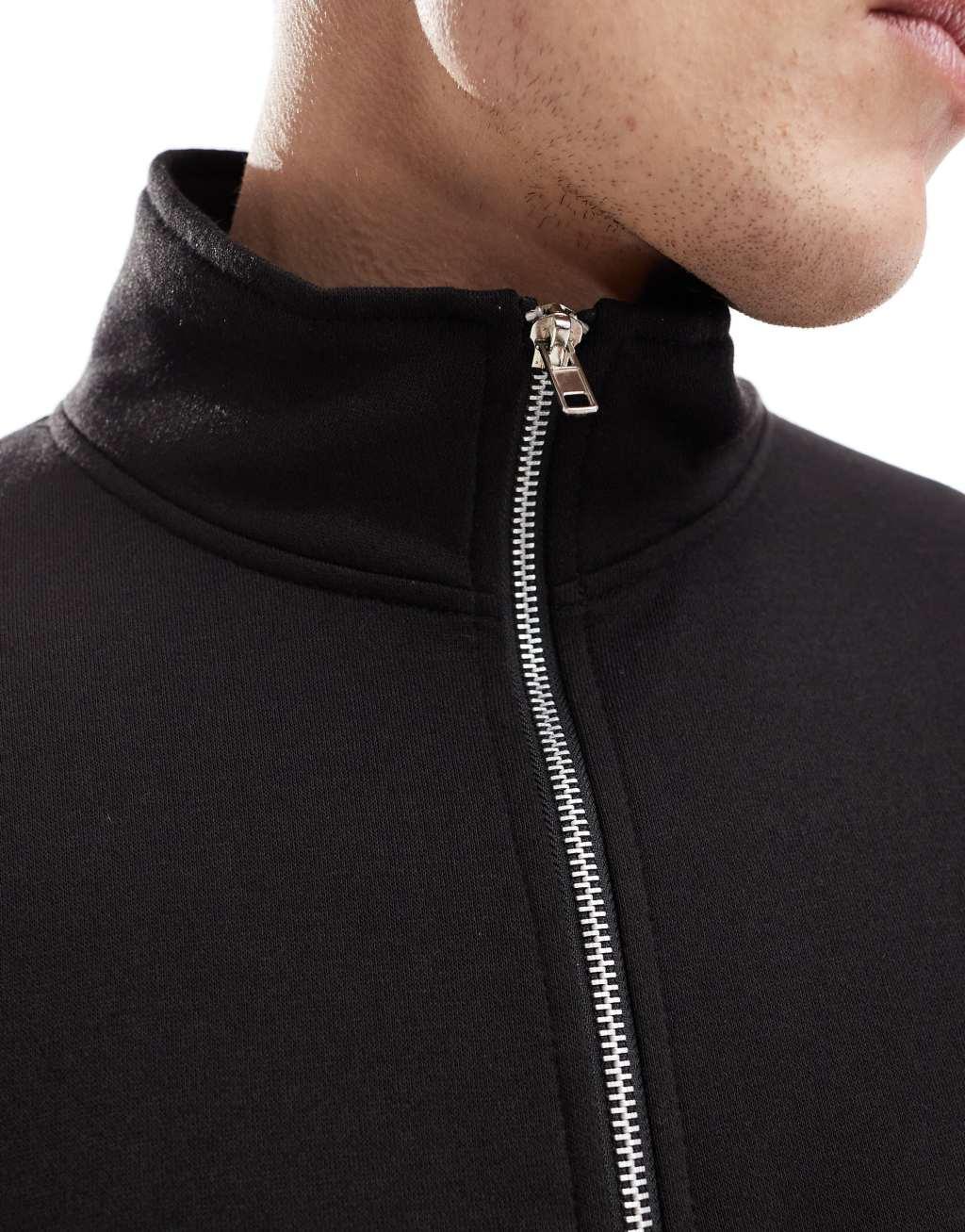 DTT half zip sweatshirt in black Product Image