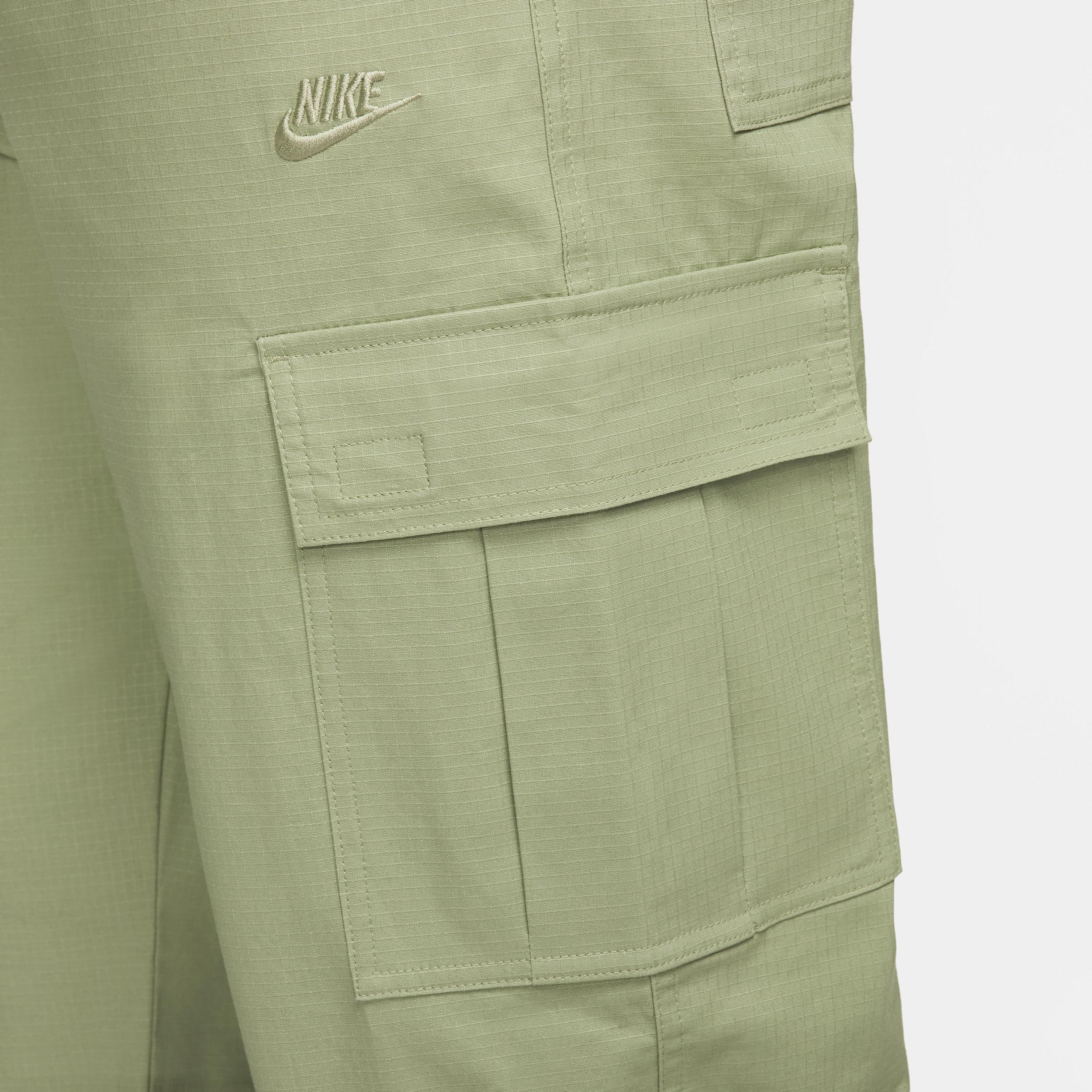 Nike Men's Club Cargo Pants Product Image